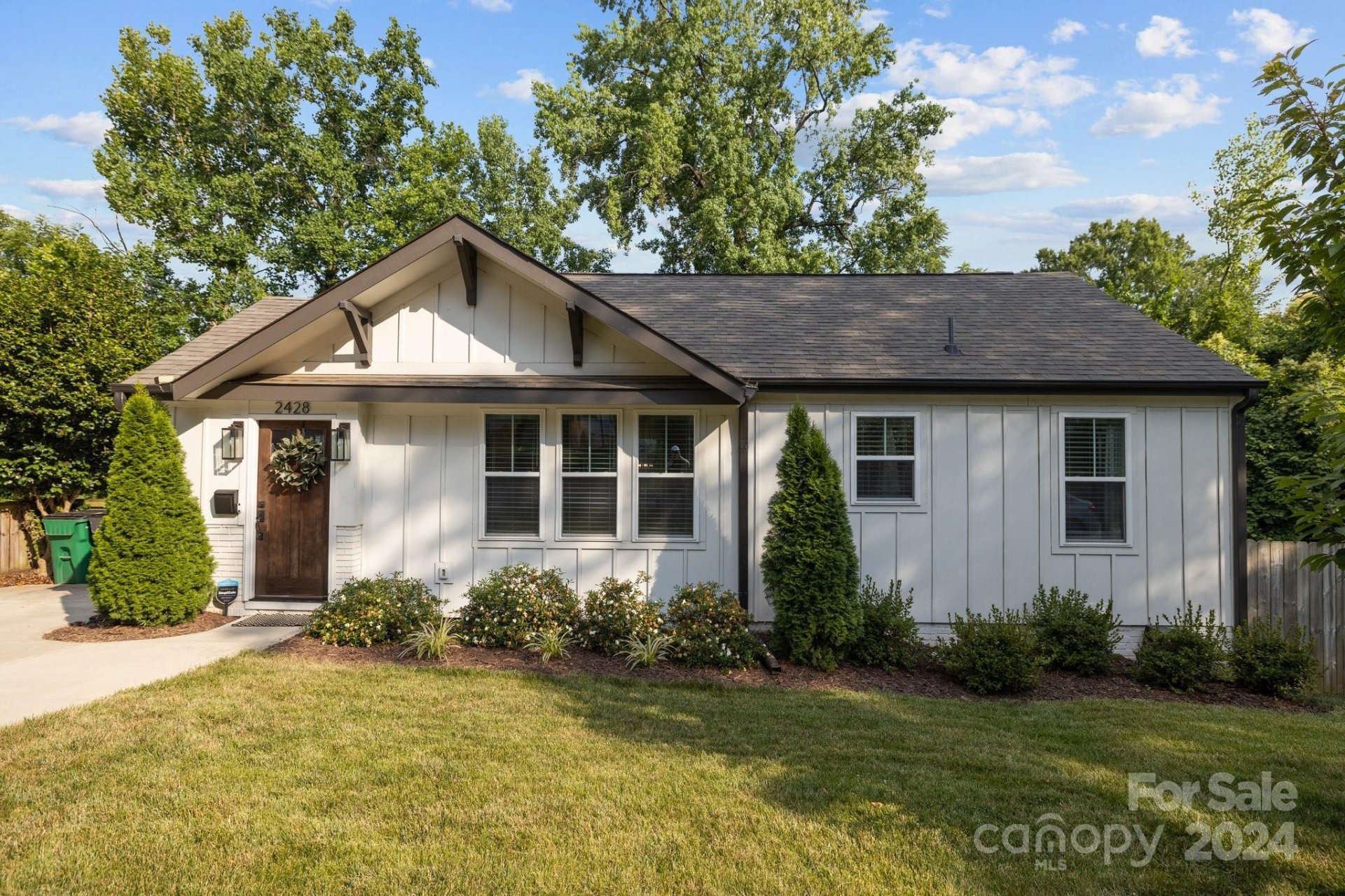 Property image 1 at 2428 Columbus Circle, Charlotte, NC 28208