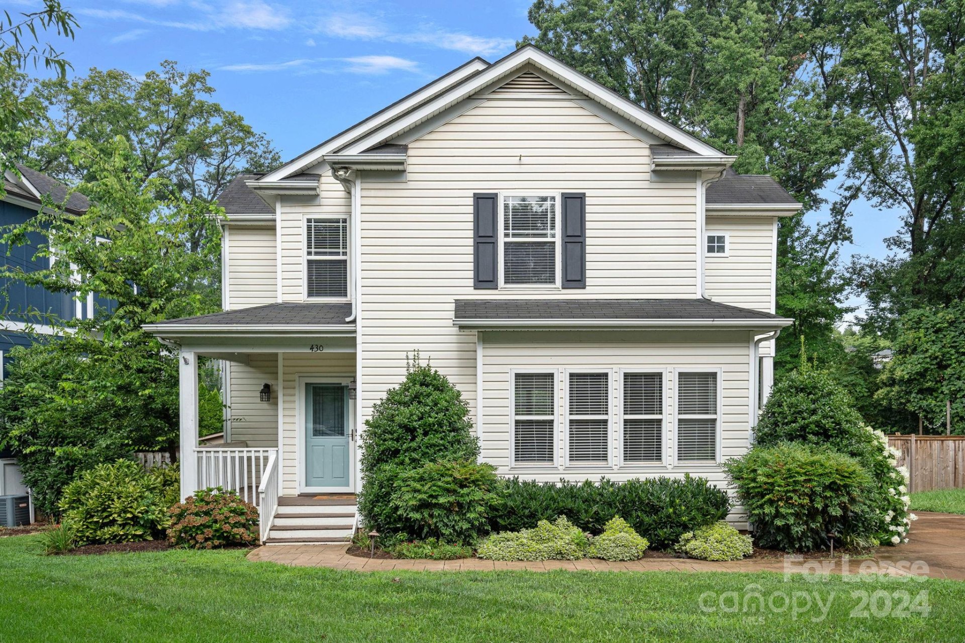 Property image 1 at 430 Iverson Way, Charlotte, NC 28203