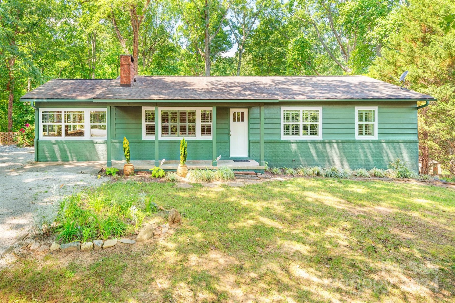 Property image 1 at 122 Lanier Drive, Landrum, SC 29356