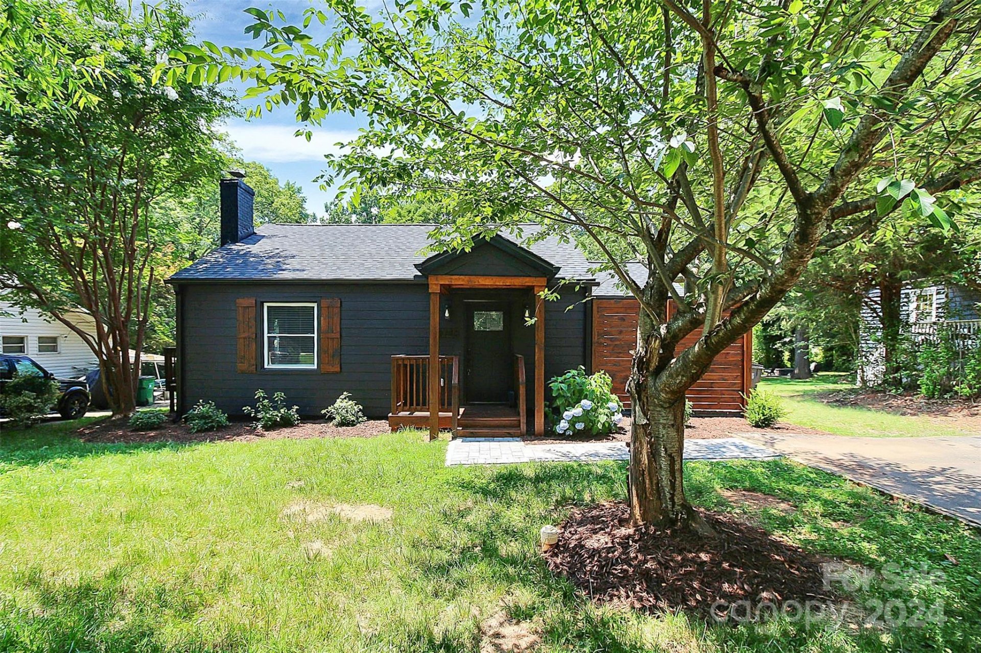 Property image 1 at 2742 Mayflower Road, Charlotte, NC 28208