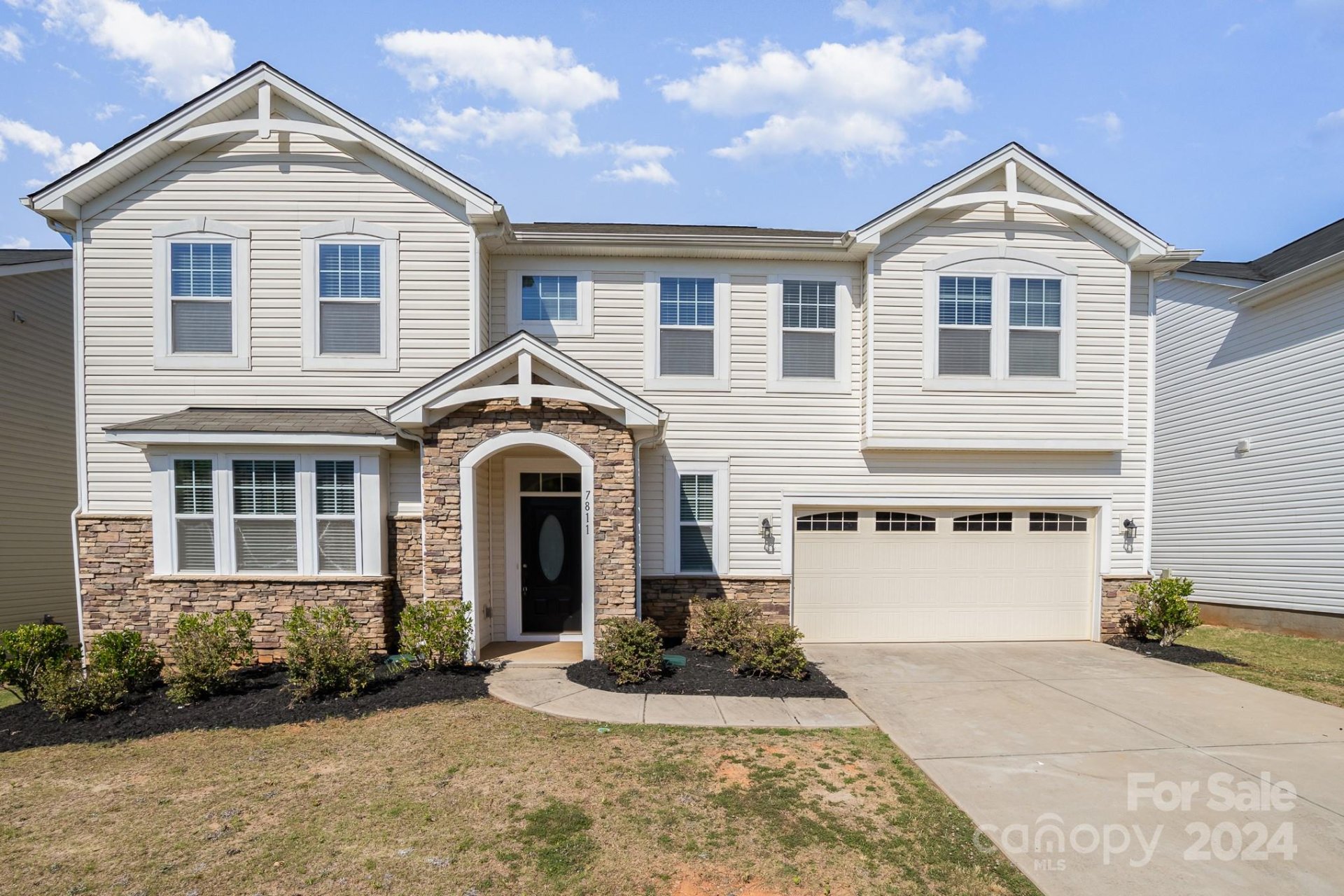 Property image 1 at 7811 Meridale Forest Drive, Charlotte, NC 28269