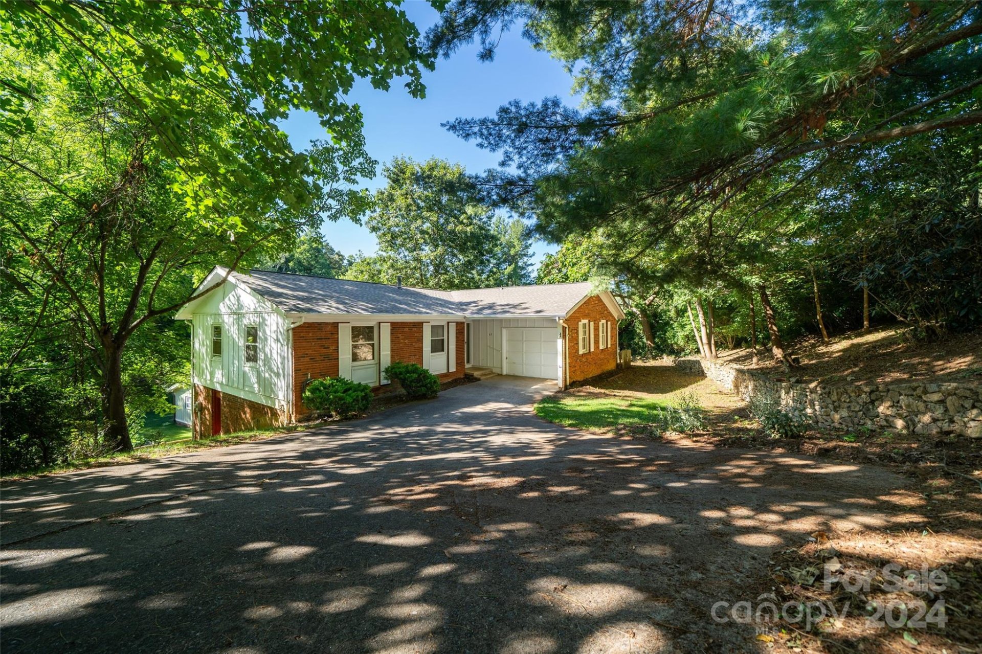 32 Brookcliff Drive