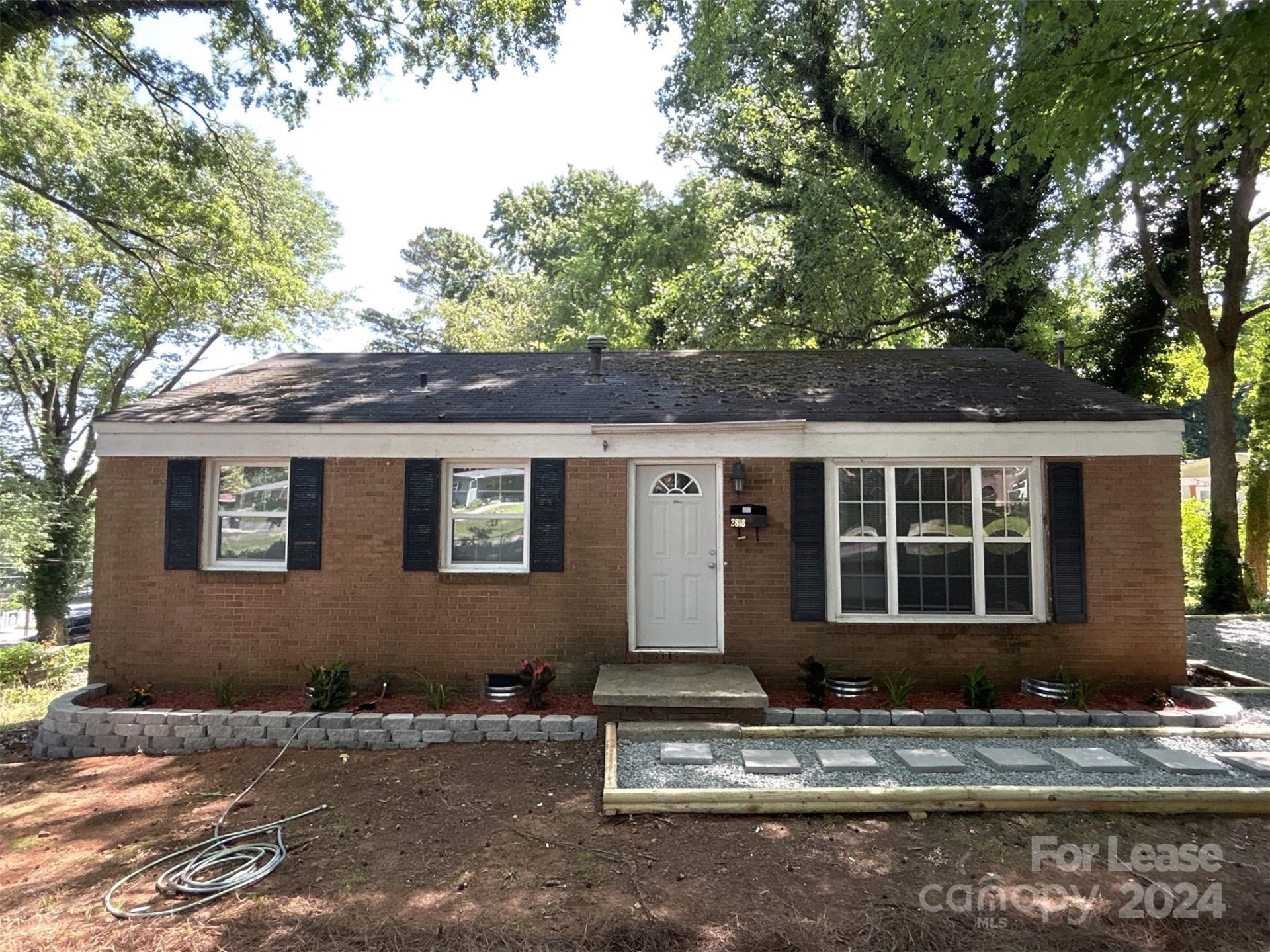 Property image 1 at 2818 Ravencroft Drive, Charlotte, NC 28208