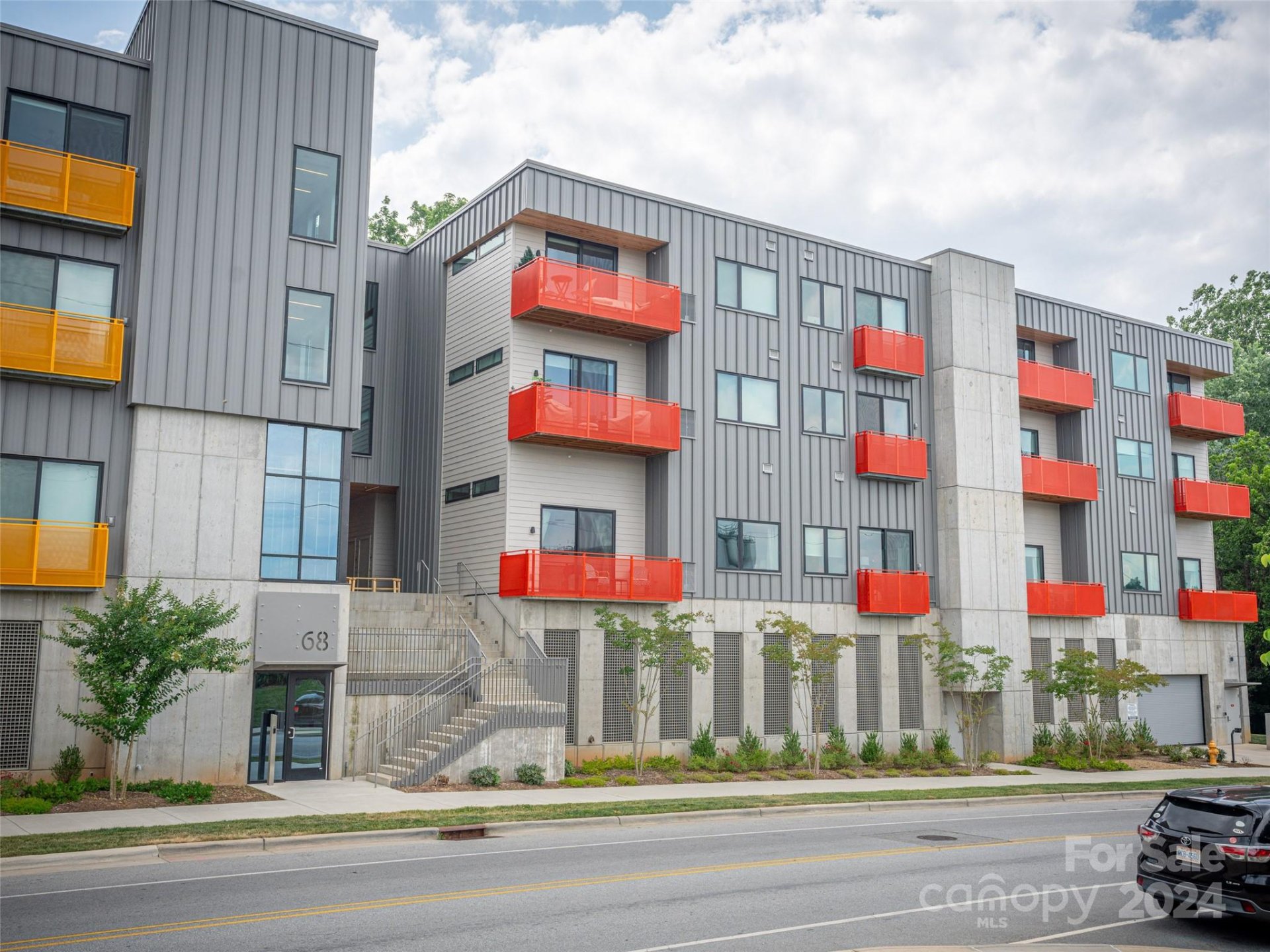 Property image 1 at 68 Craven Street, Asheville, NC 28806