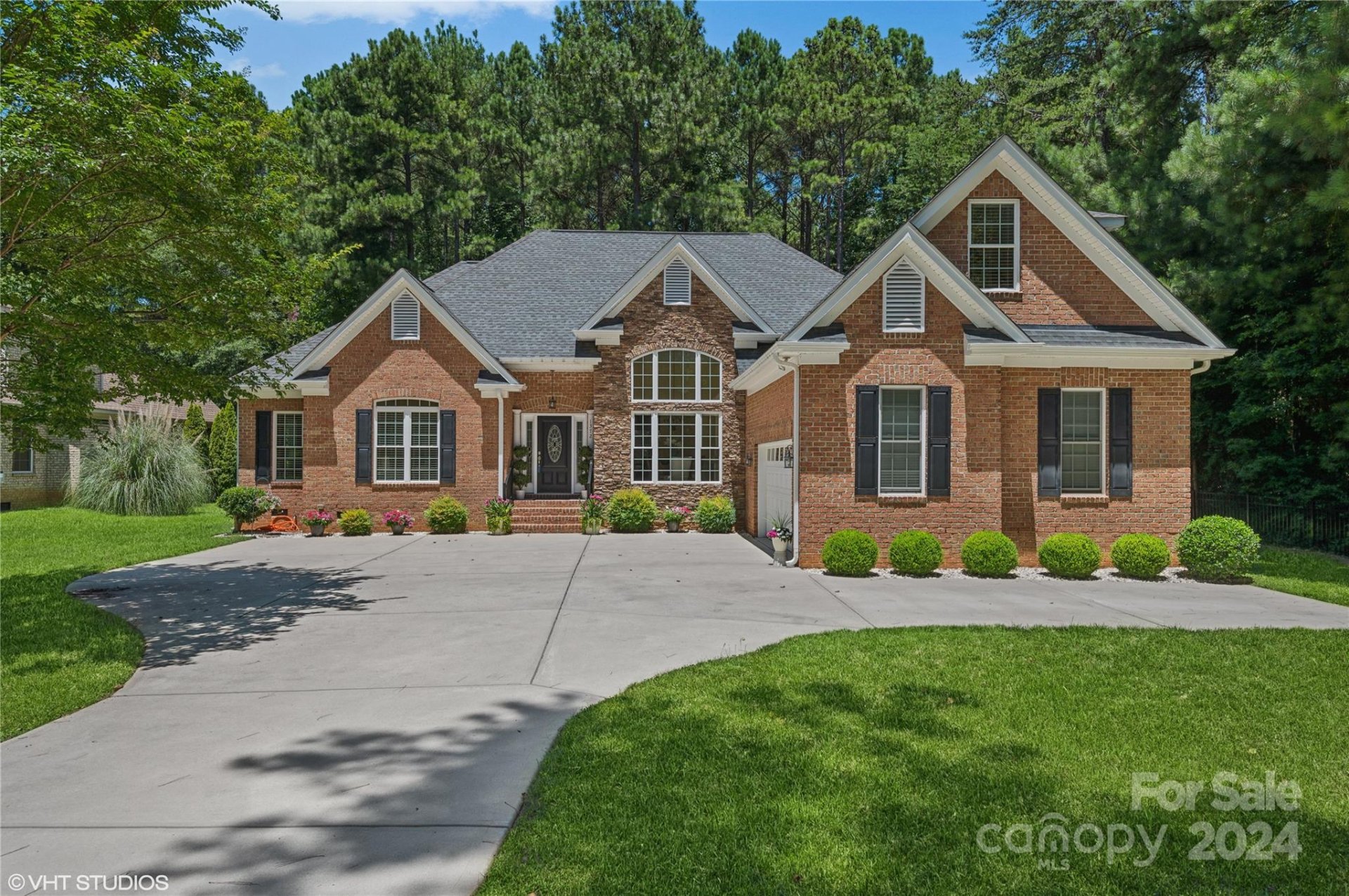 1372 Ridgewood Drive