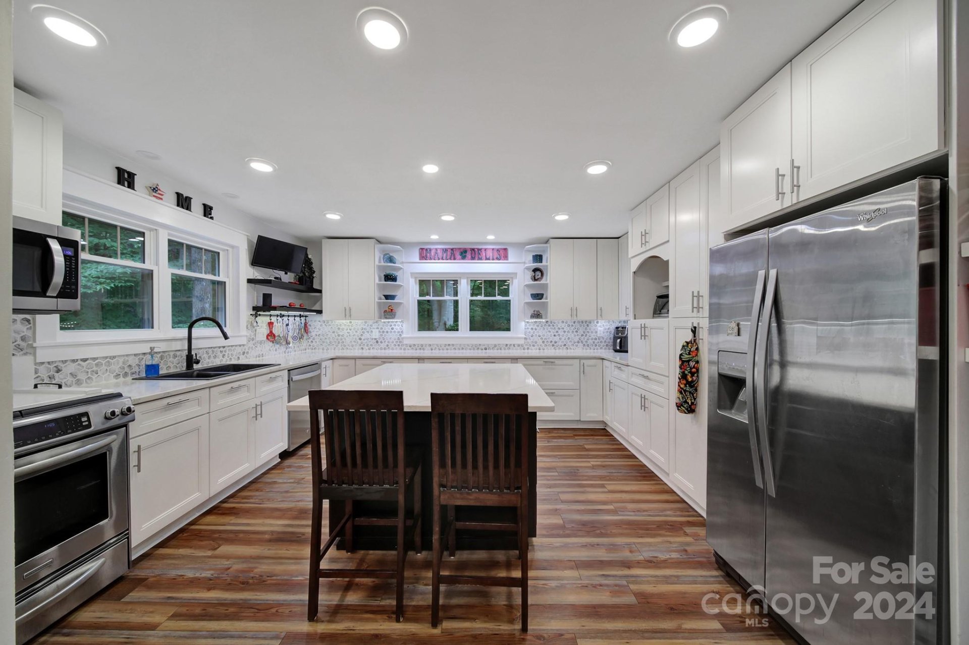 1381 Lurecliff Place