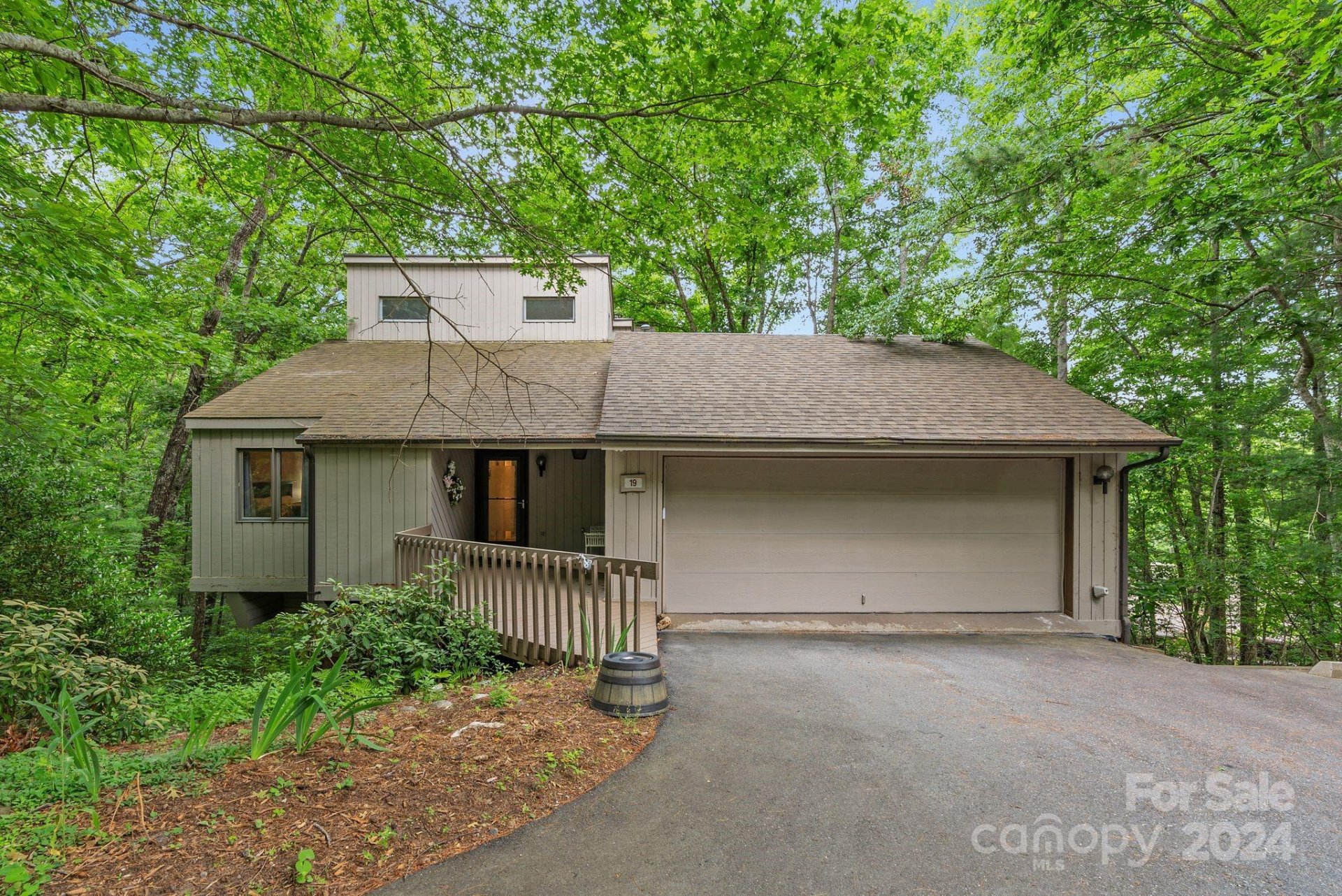 19 Cedarwood Trail
