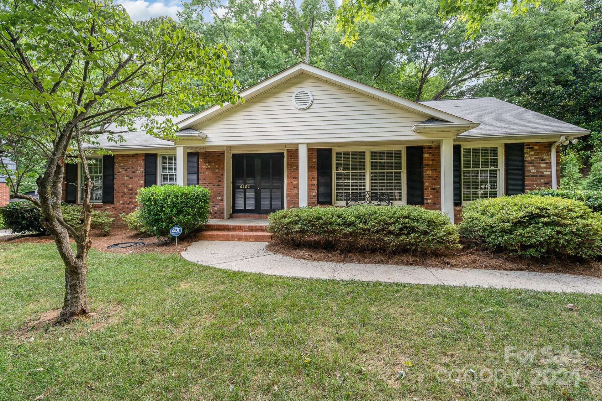 Property image 1 at 6529 Idlebrook Drive, Charlotte, NC 28212
