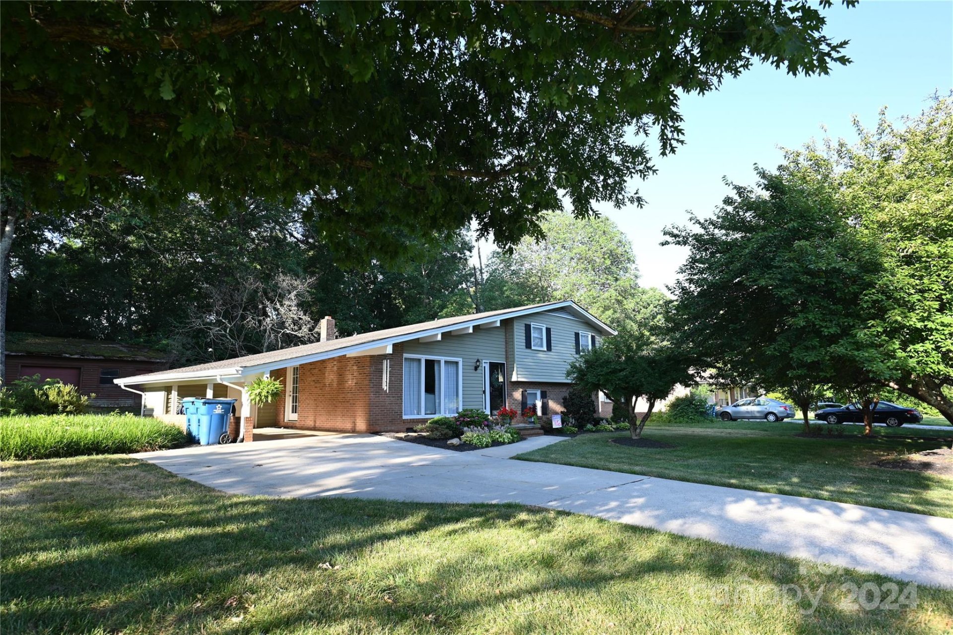 Property image 1 at 2370 23rd Avenue Drive, Hickory, NC 28601