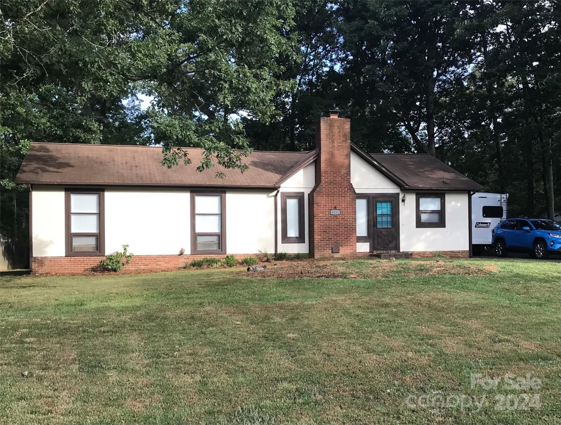 6211 Stoneyridge Drive