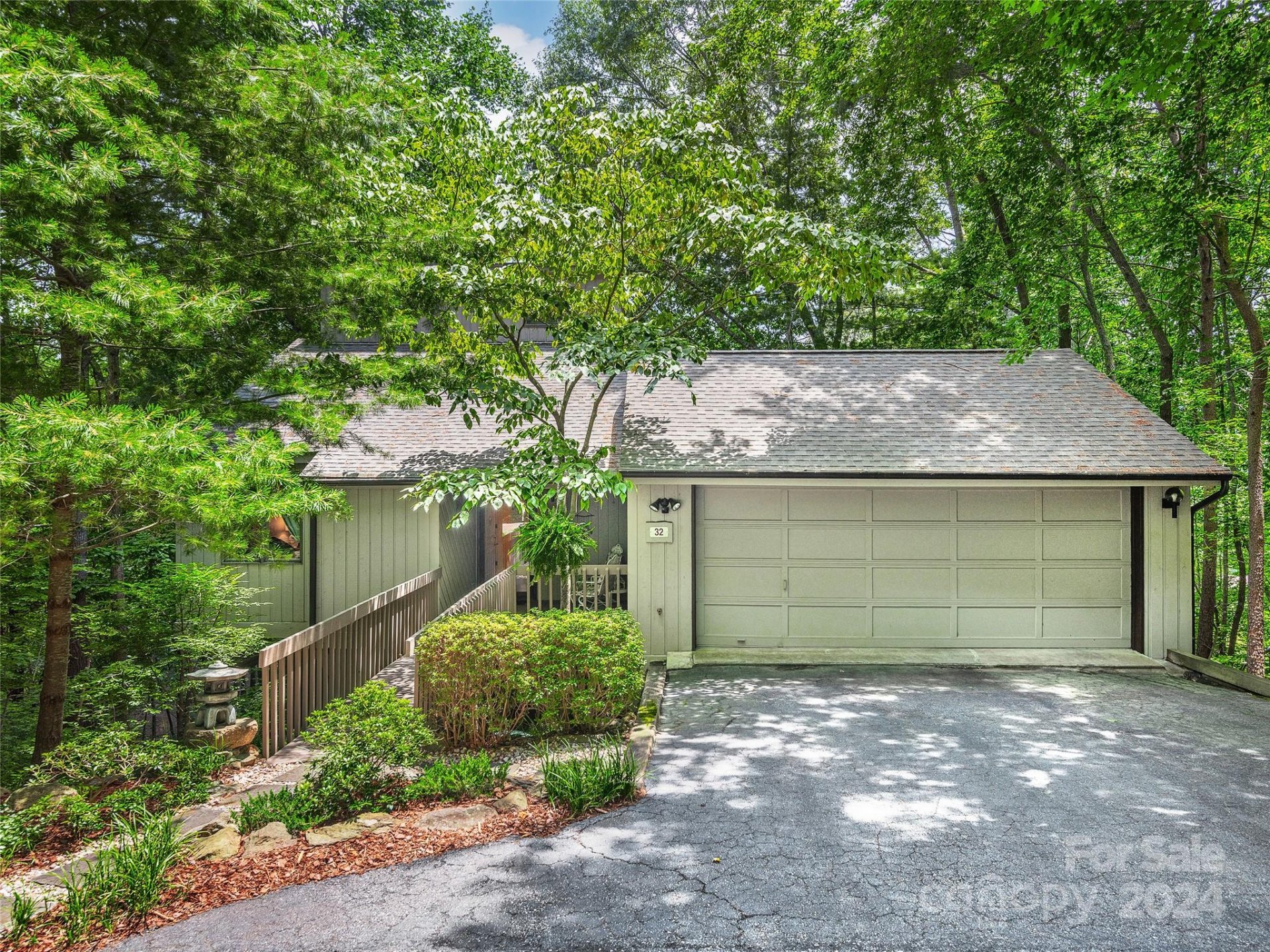 32 Cedarwood Lane
