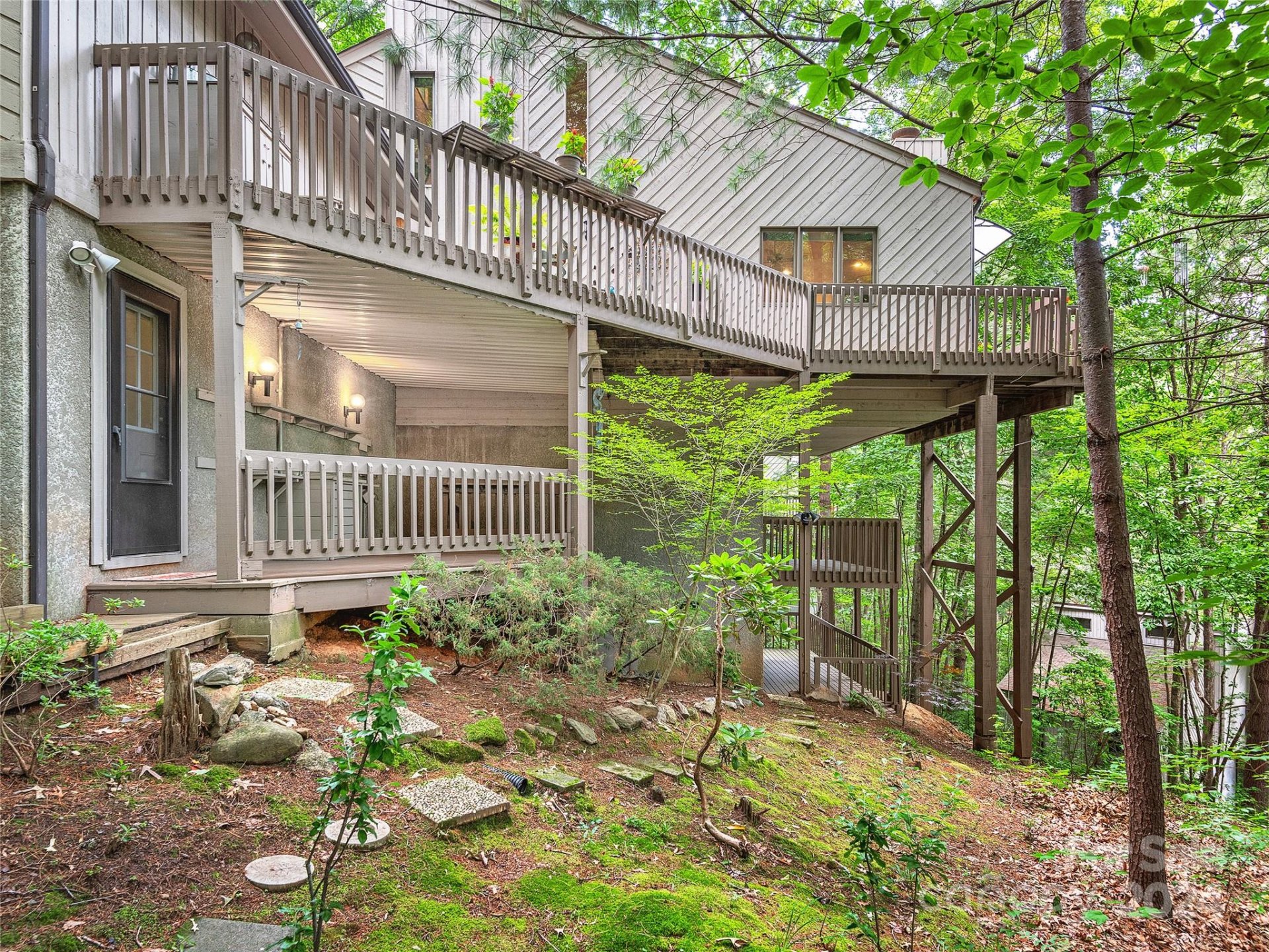 Property image 4 at 32 Cedarwood Lane, Asheville, NC 28803