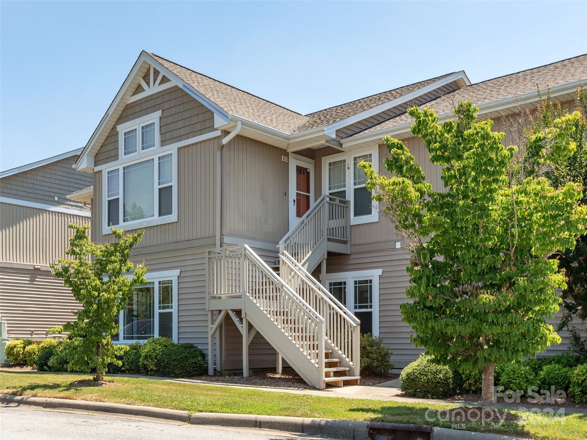 Property image 1 at 147 Morningside Lane, Hendersonville, NC 28792