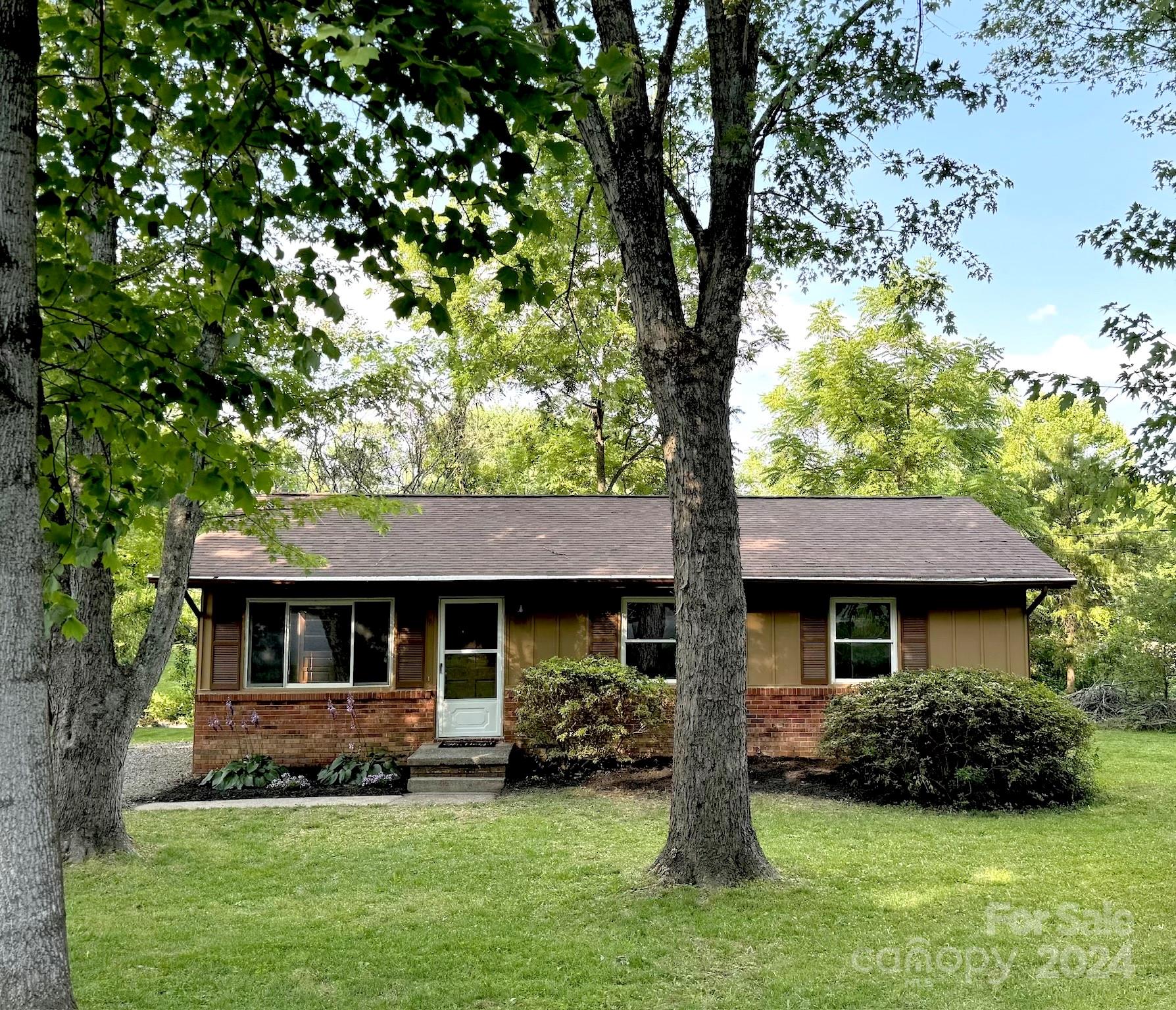 Property image 1 at 8 Chelsea Drive, Arden, NC 28704