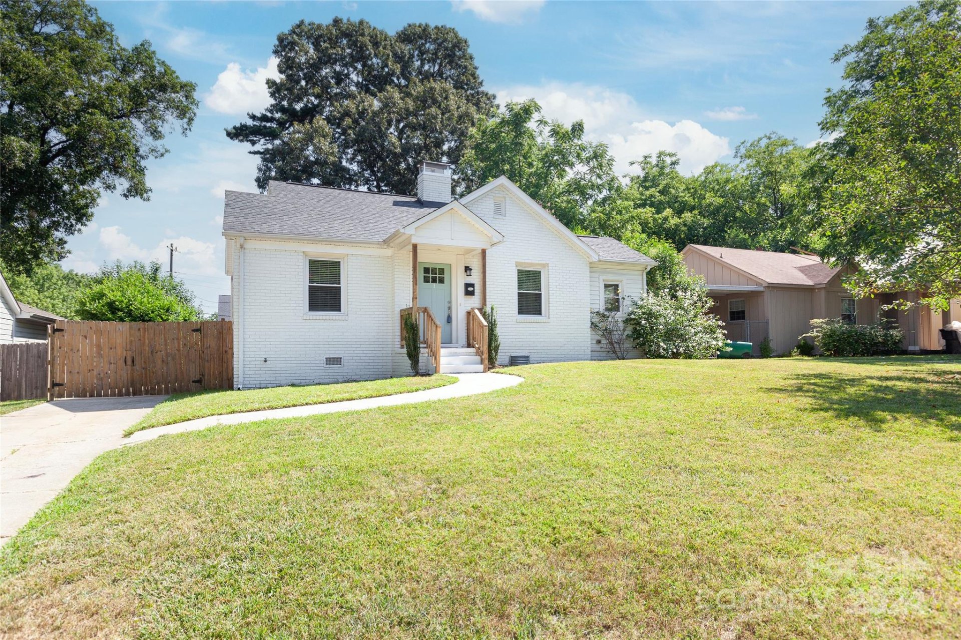 Property image 1 at 2421 Remount Road, Charlotte, NC 28208