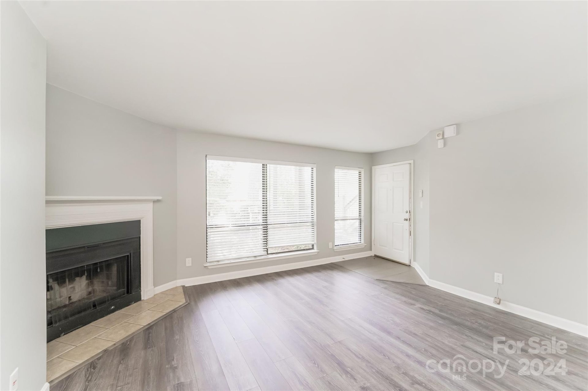 Property image 4 at 1600 Sharon Road, Charlotte, NC 28210
