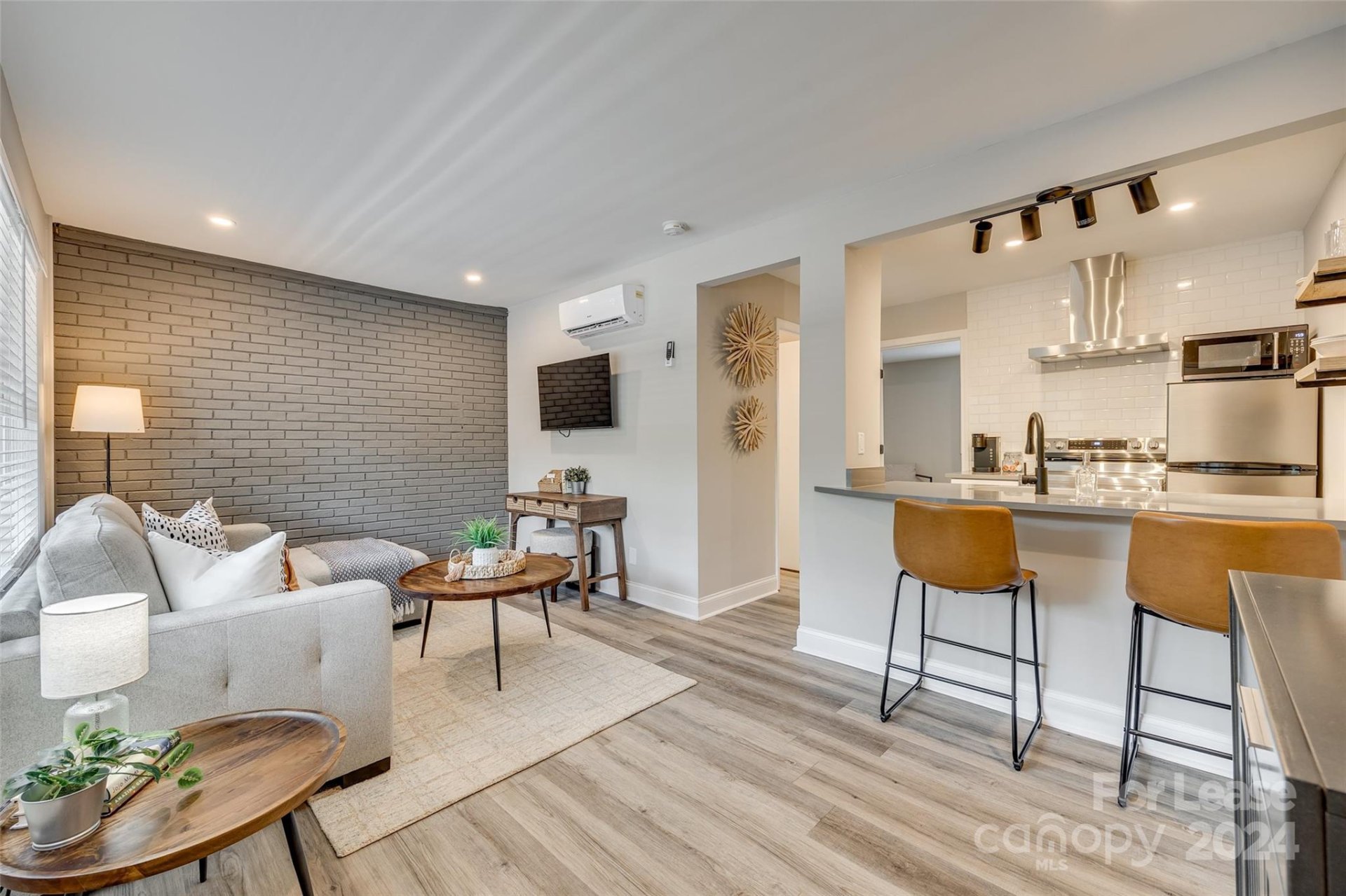 2000 Patio Court