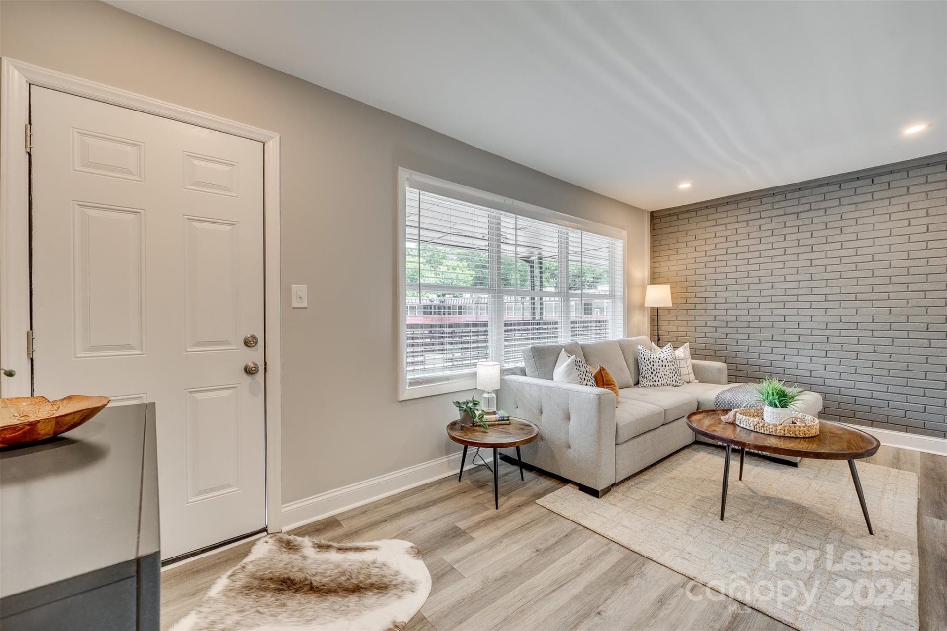 Property image 3 at 2000 Patio Court, Charlotte, NC 28205