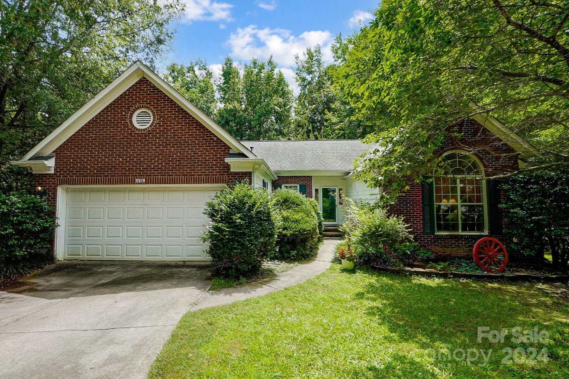 Property image 1 at 3319 Crescent Knoll Drive, Matthews, NC 28105