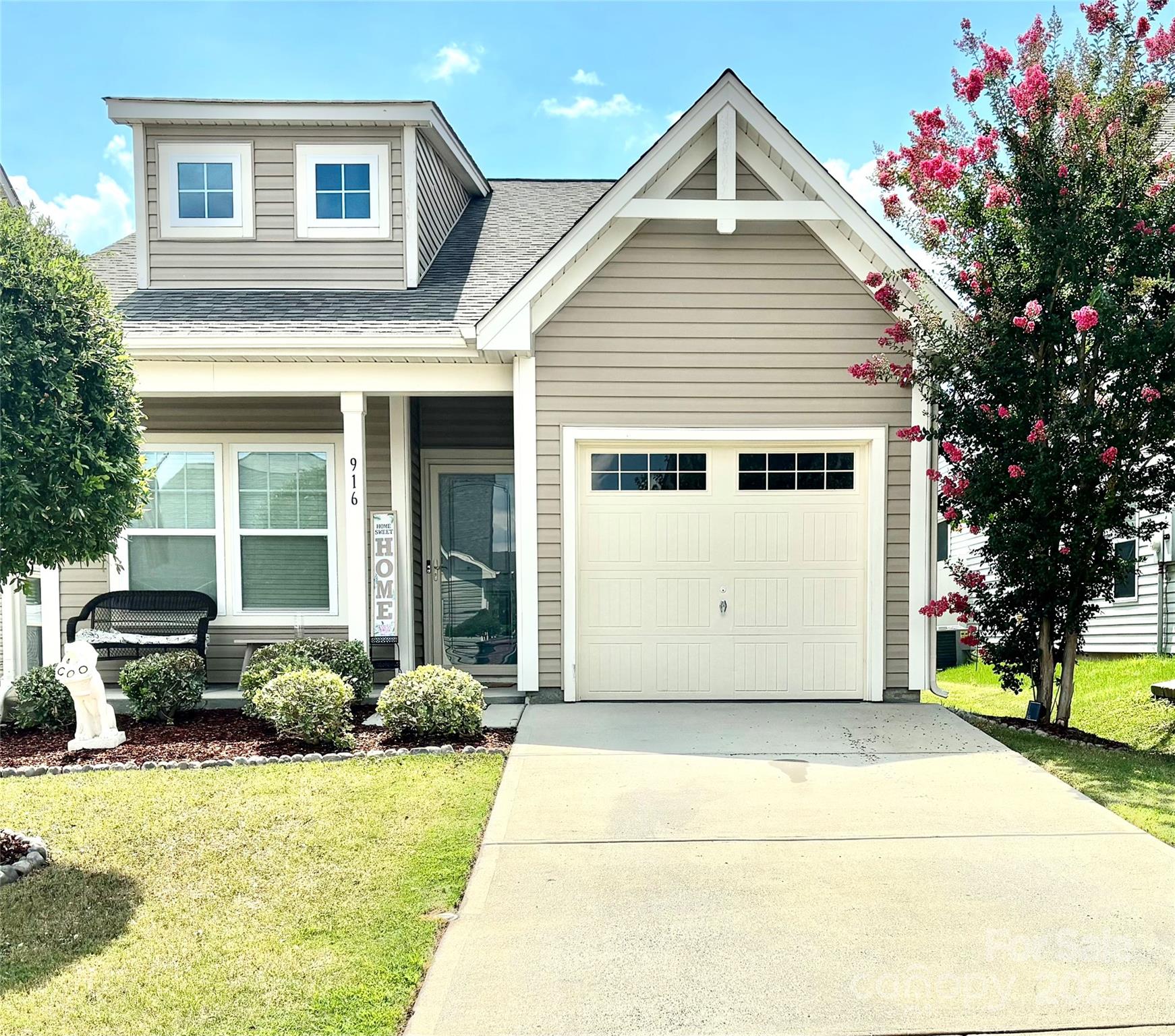 Property image 1 at 916 Roxburgh Avenue, Rock Hill, SC 29732