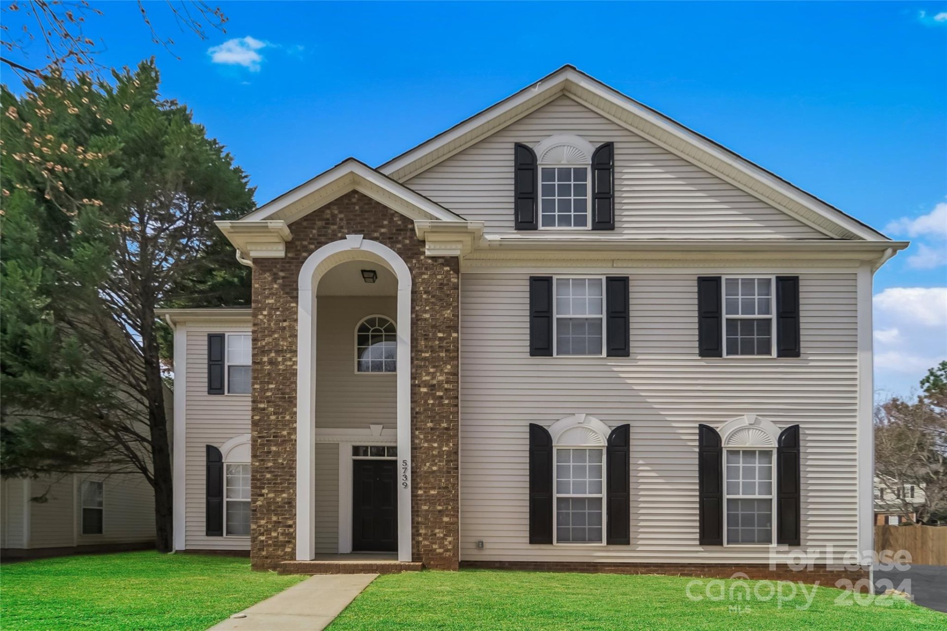 Property image 1 at 5739 Waverly Lynn Lane, Charlotte, NC 28269