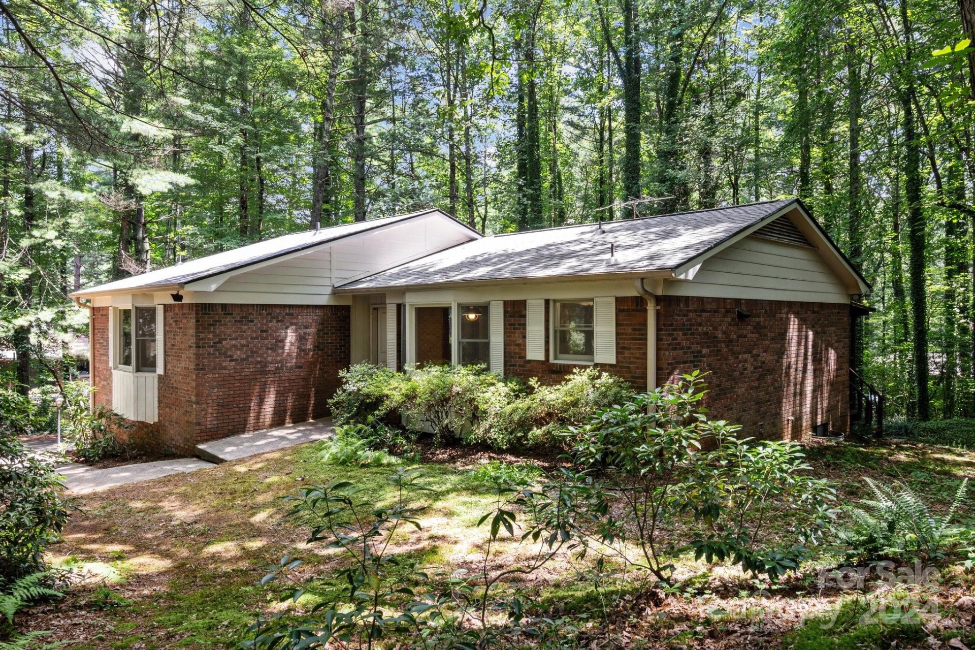 Property image 1 at 201 Arbor Lane, Hendersonville, NC 28791