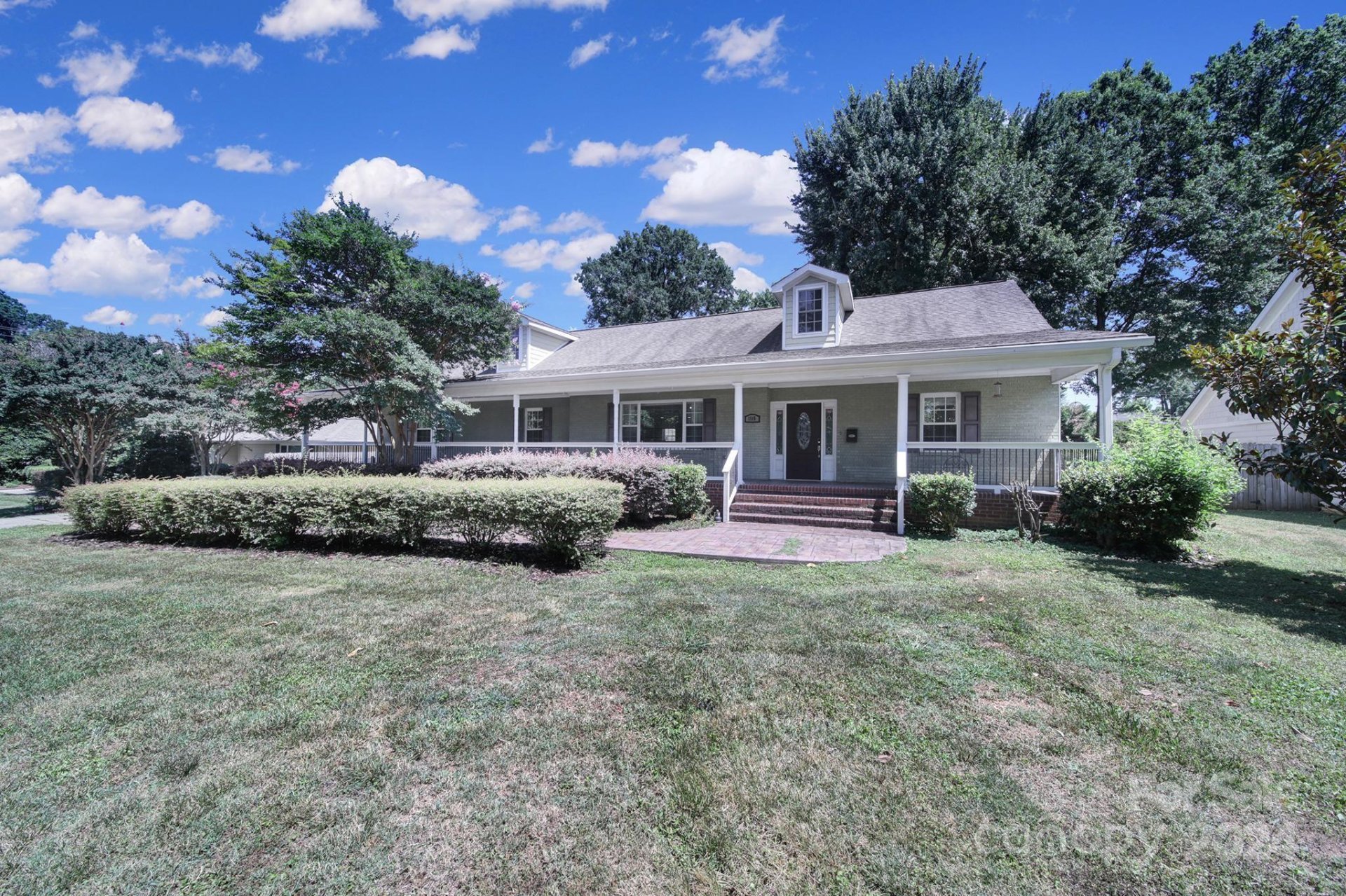 Property image 1 at 1115 S Wendover Road, Charlotte, NC 28211