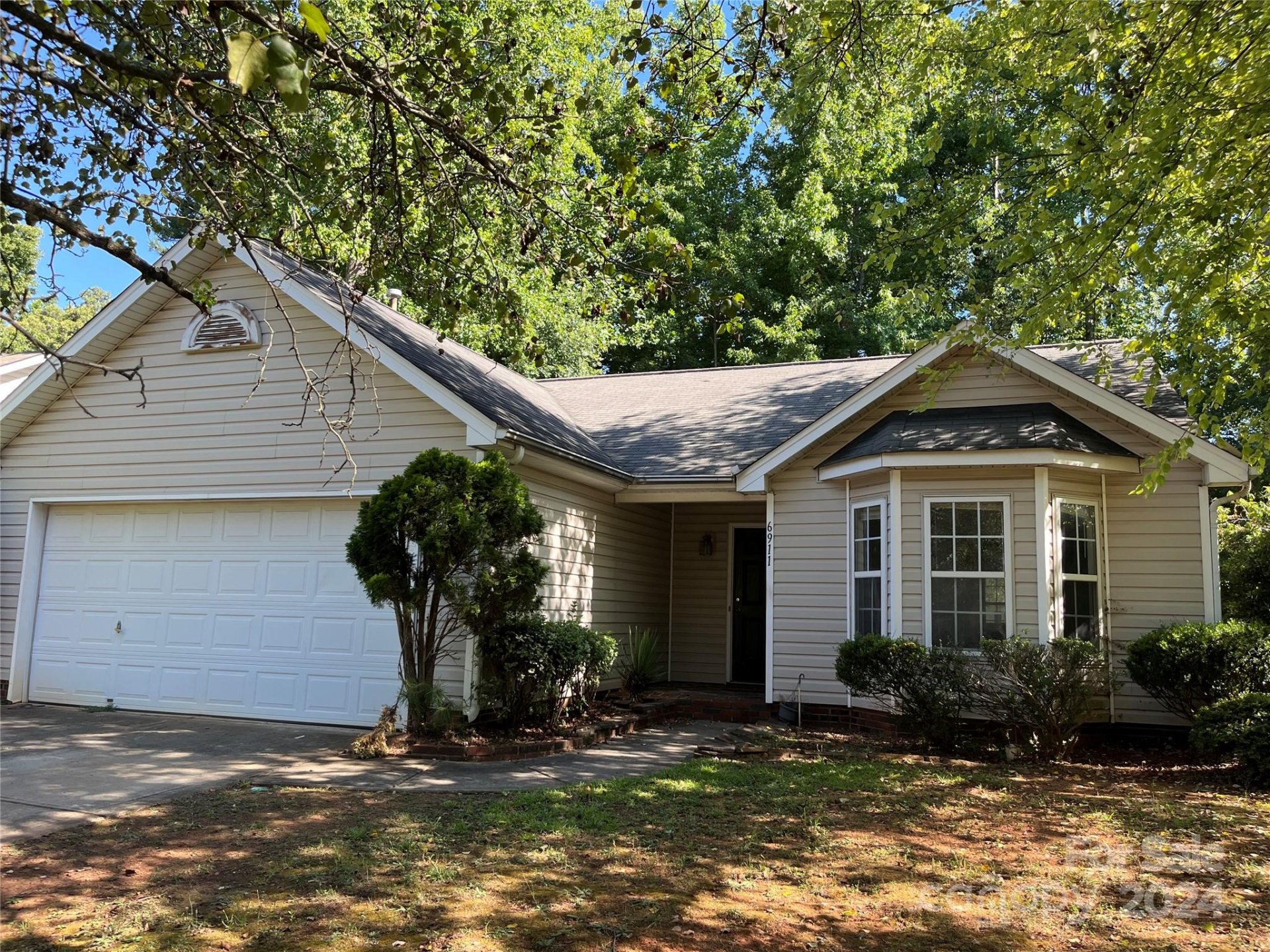 Property image 1 at 6911 Silver Garden Lane, Charlotte, NC 28216