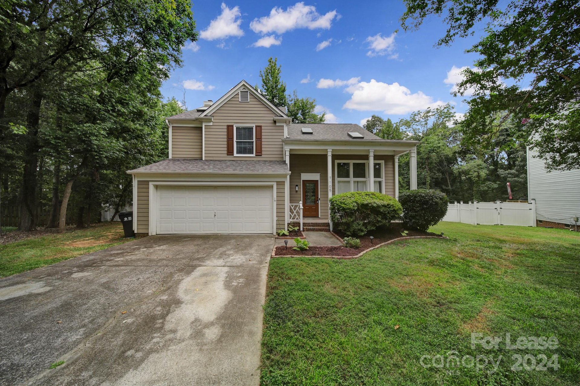 Property image 1 at 7105 Milhof Court, Charlotte, NC 28269