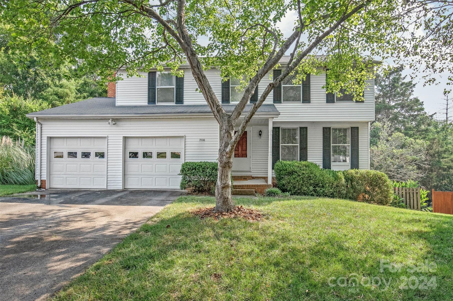 706 Vista Grande Circle