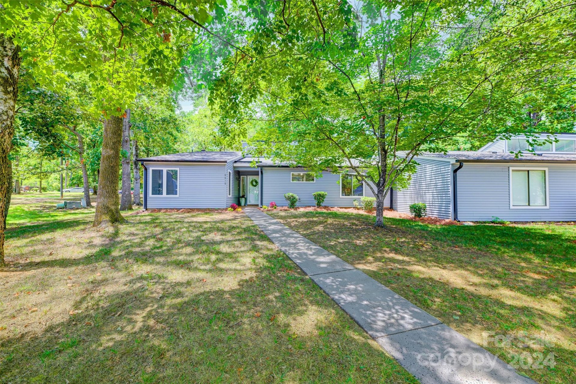 Property image 1 at 6618 Point Comfort Lane, Charlotte, NC 28226