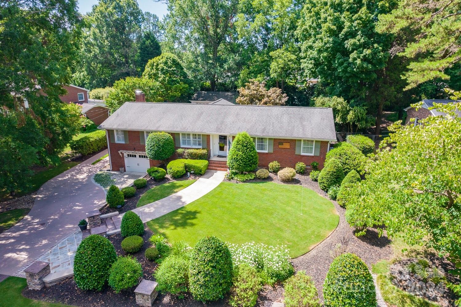 1131 Nottingham Drive