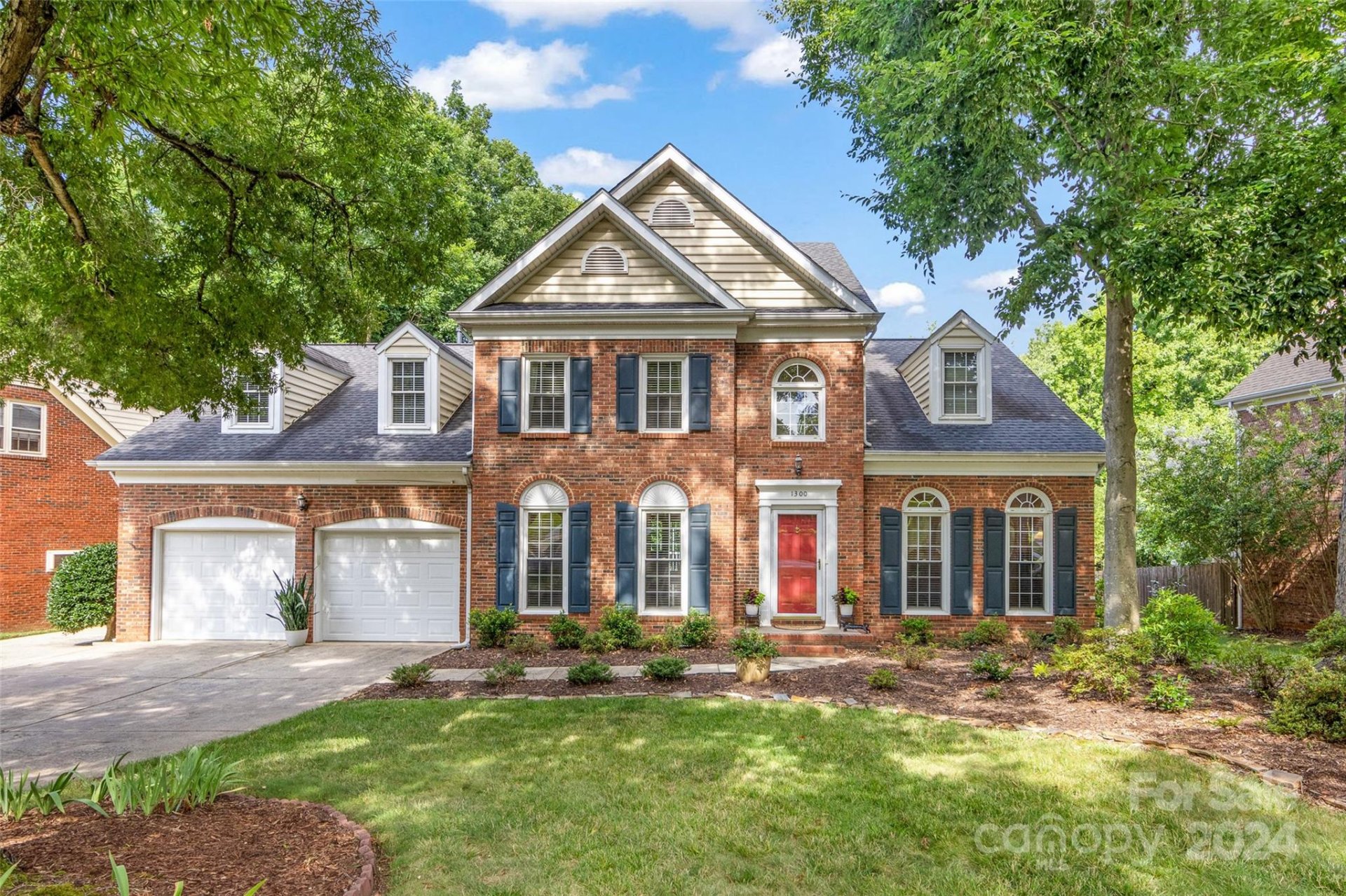 Property image 1 at 1300 Matthews Plantation Drive, Matthews, NC 28105