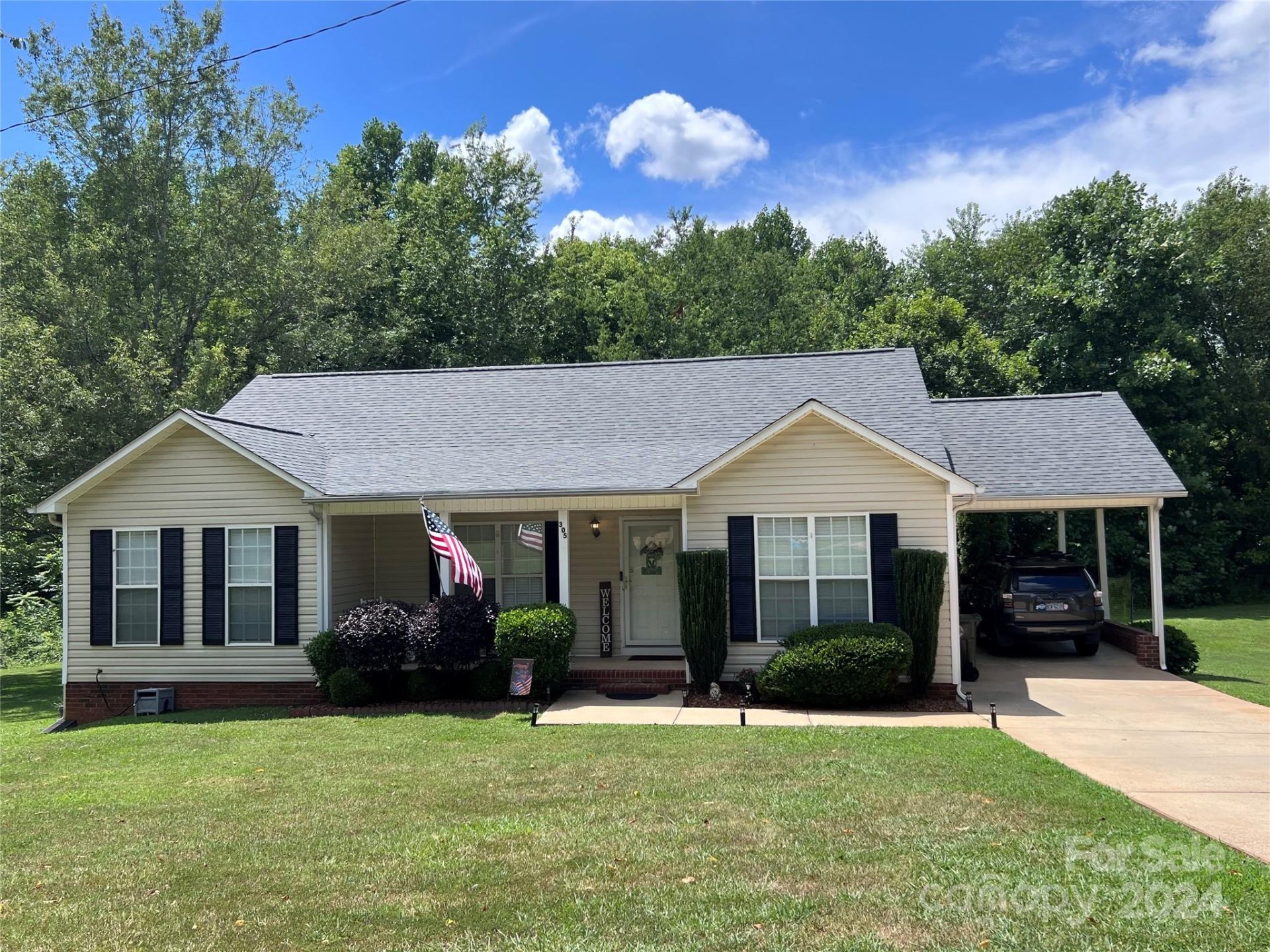 Property image 1 at 305 Delview Drive, Cherryville, NC 28021