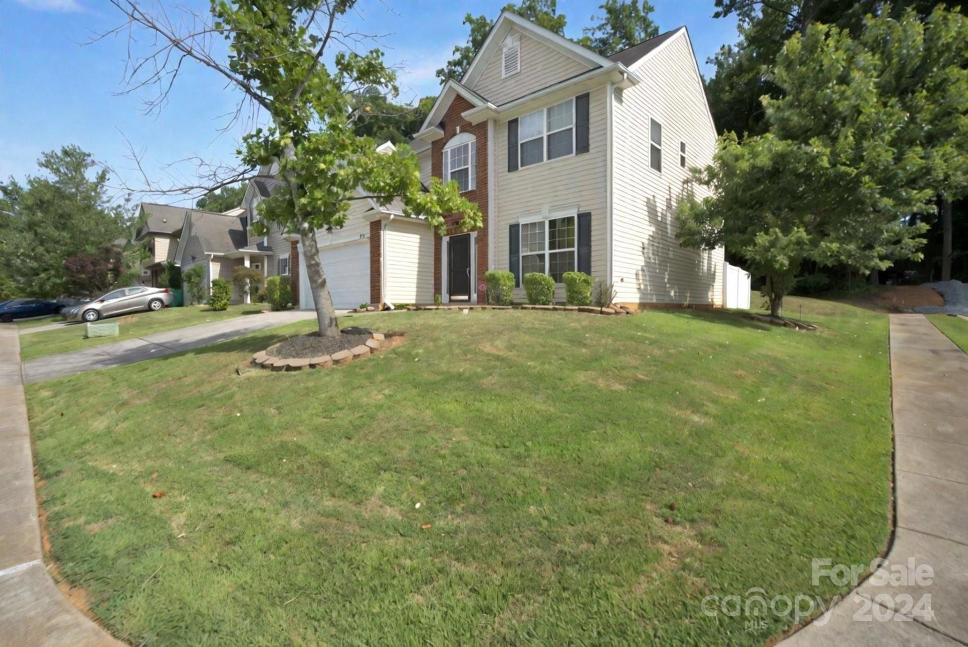 Property image 3 at 425 Rook Road, Charlotte, NC 28216