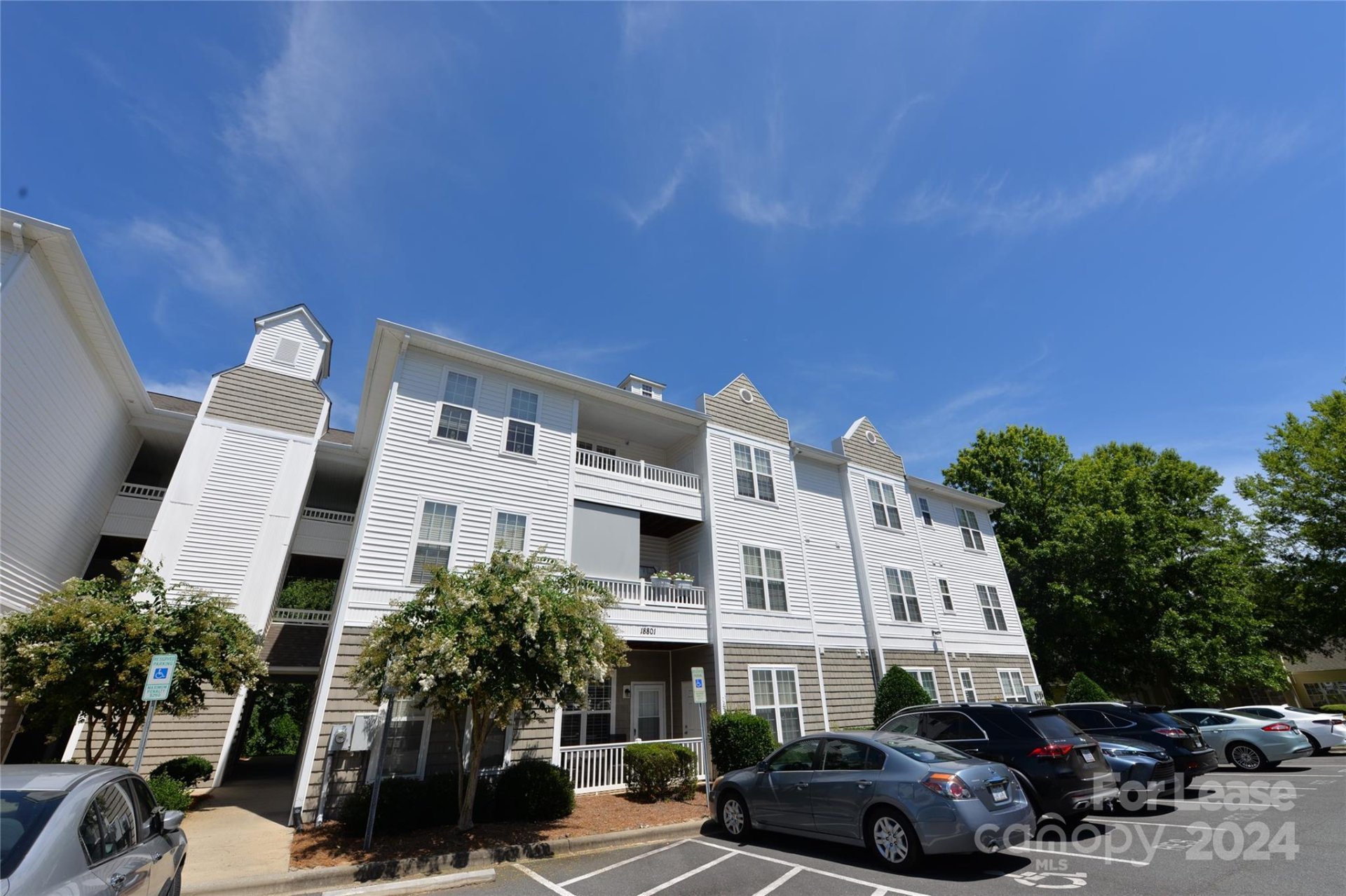 Property image 1 at 18801 Oakhurst Boulevard, Cornelius, NC 28031