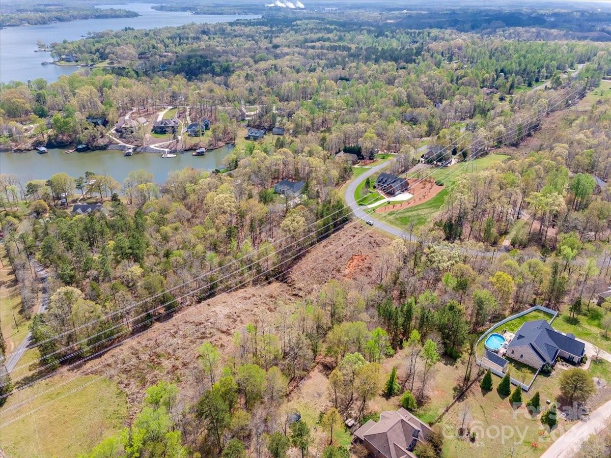 Property image 5 at 340 Catawba Crest Lane, Clover, SC 29710