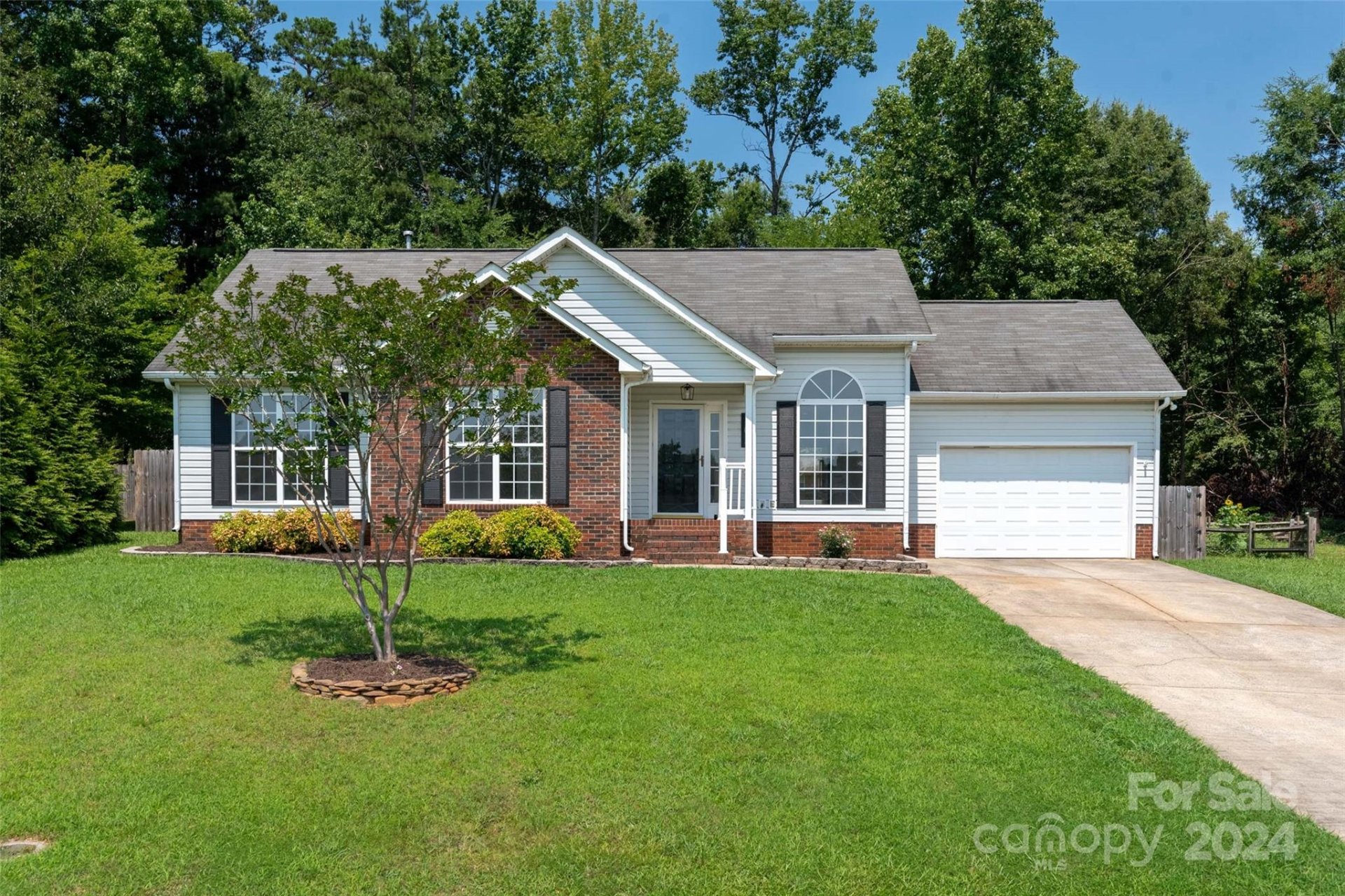 Property image 1 at 303 Tamarack Drive, Matthews, NC 28104