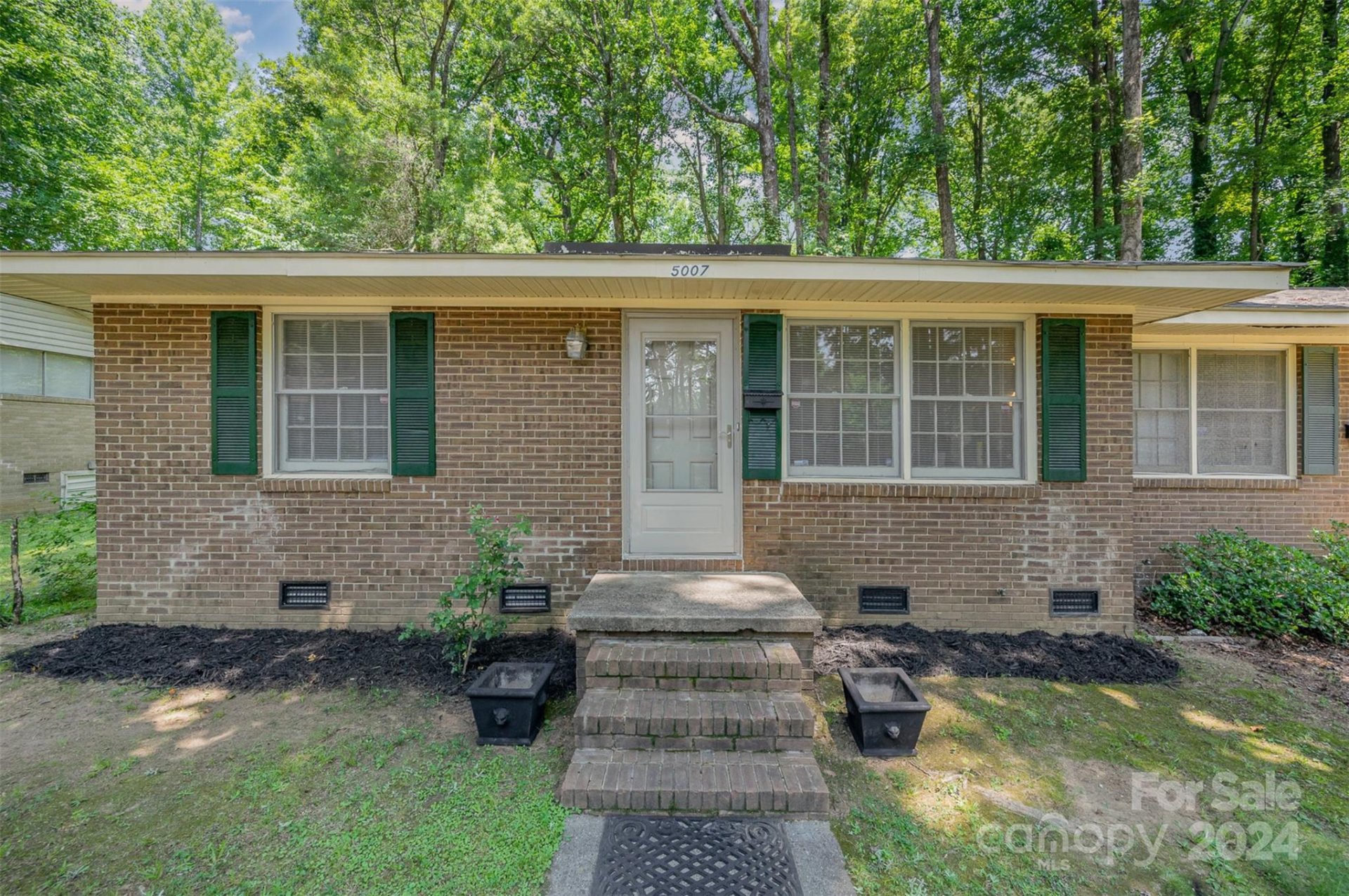 Property image 1 at 5007 Lakecrest Drive, Charlotte, NC 28215