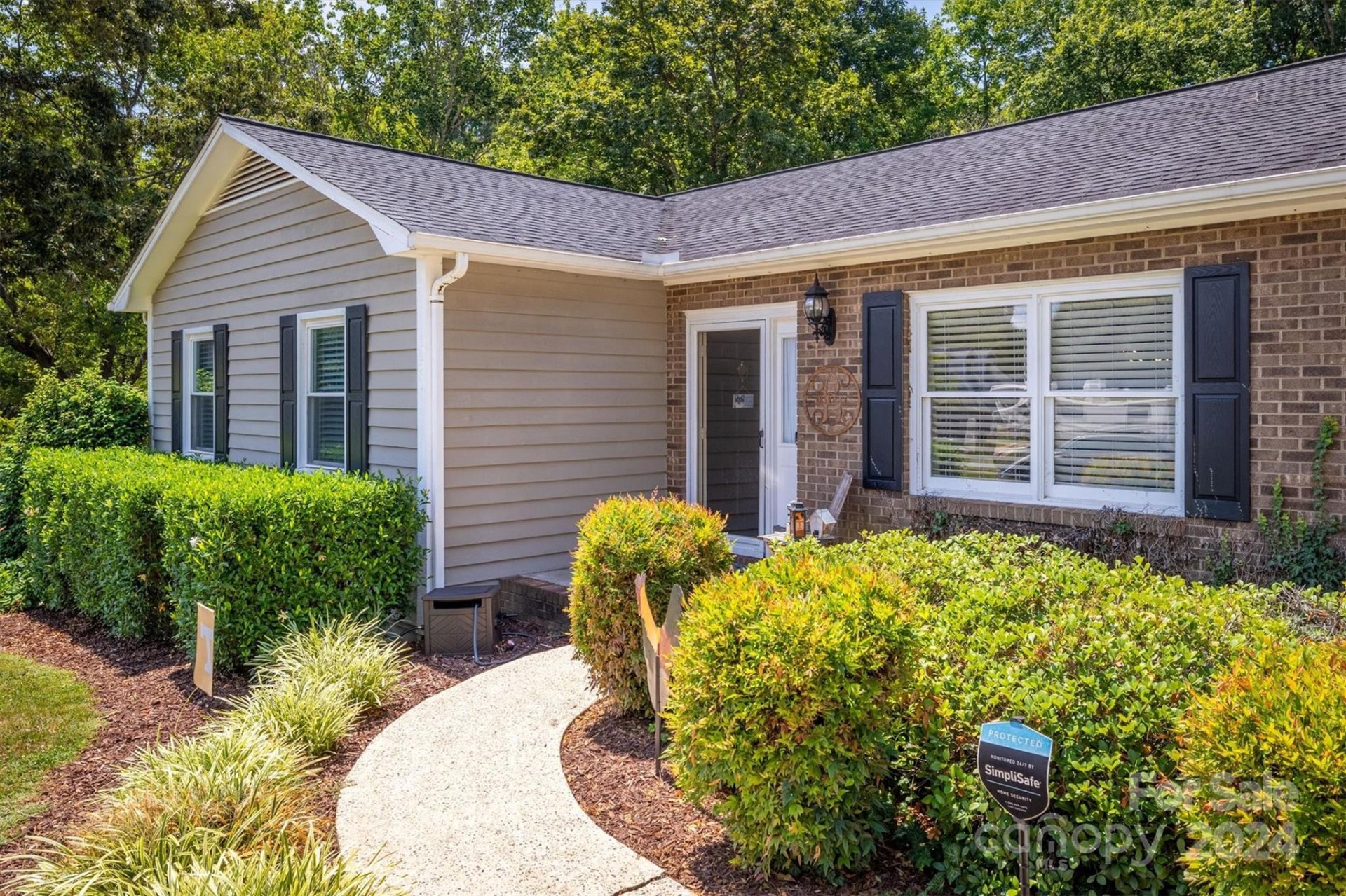 Property image 2 at 3240 13th Avenue Court, Conover, NC 28613