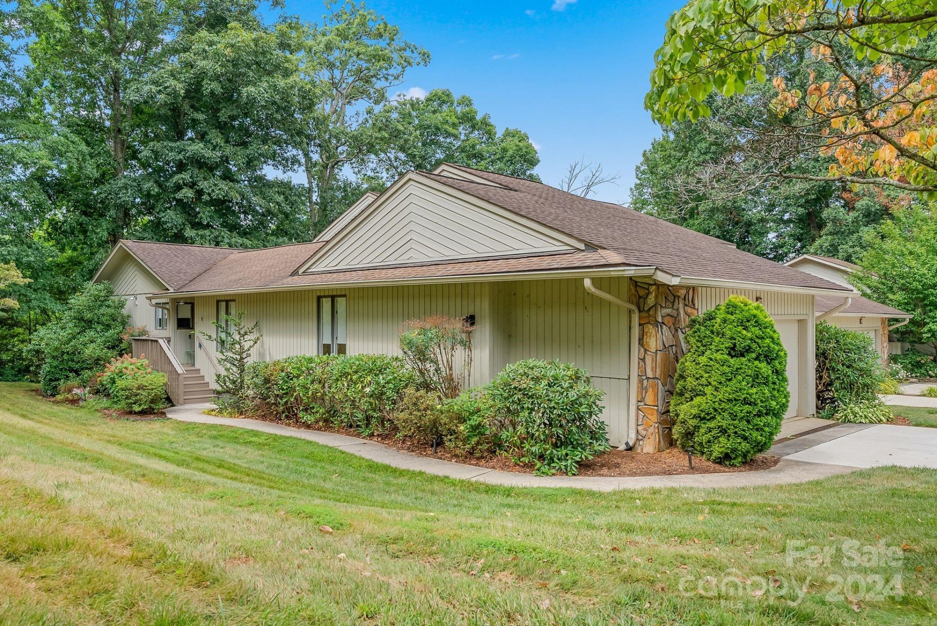 Property image 1 at 117 Clubwood Court, Asheville, NC 28803