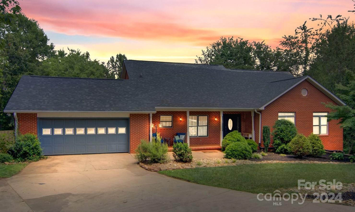 Property image 1 at 6310 Mountainside Drive, Hickory, NC 28601