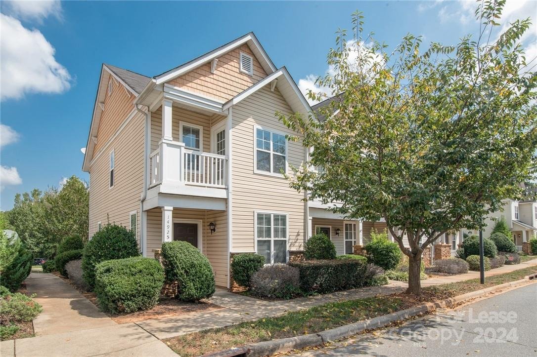 Property image 1 at 14925 Scothurst Lane, Charlotte, NC 28277