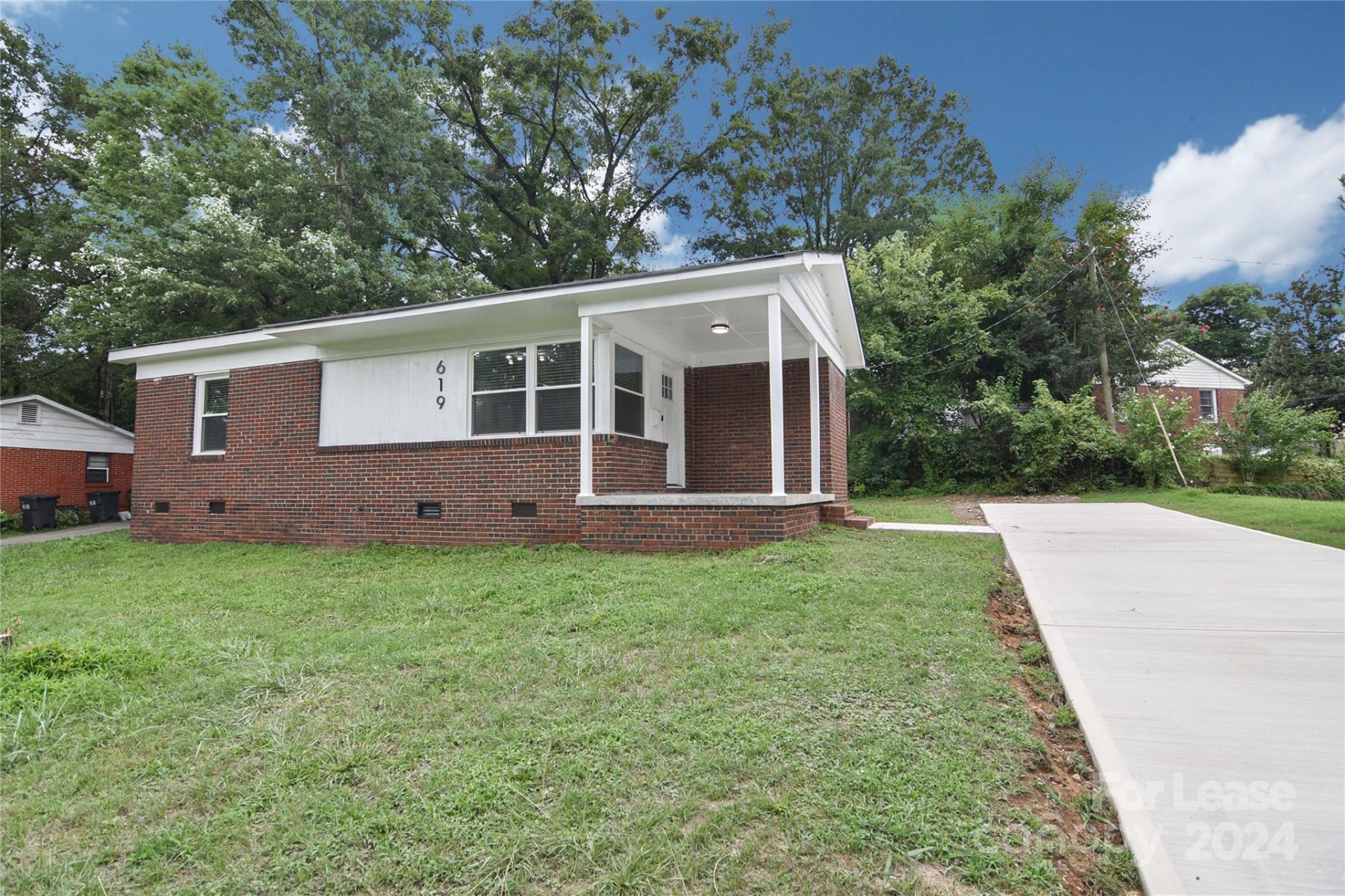 Property image 1 at 619 Dewolfe Street, Charlotte, NC 28208