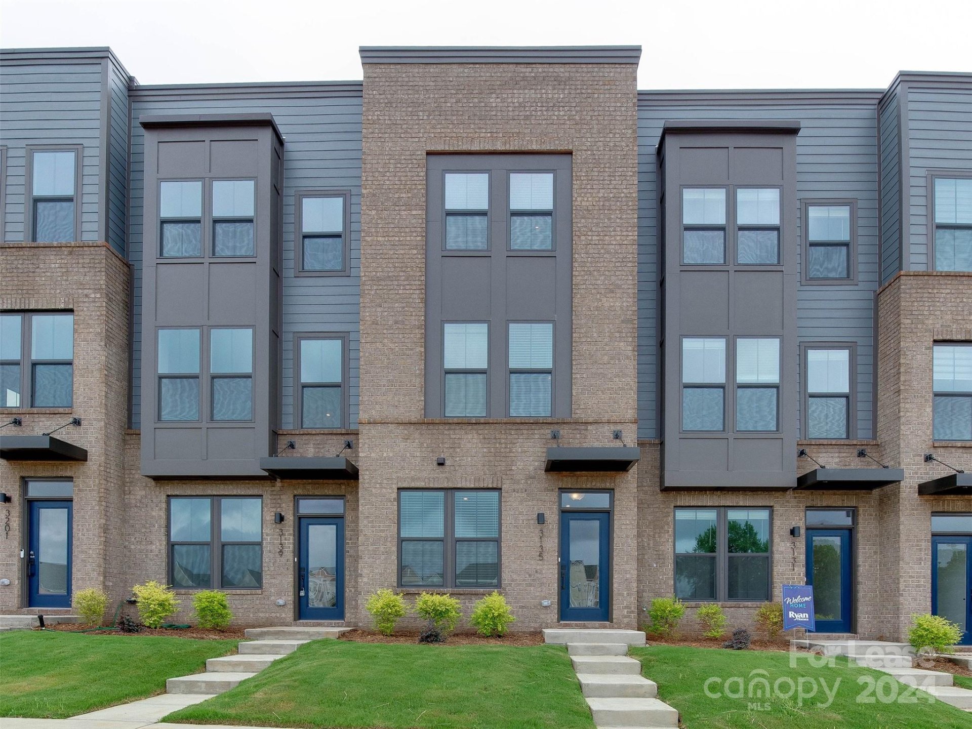 Property image 1 at 3135 Coquina Lane, Charlotte, NC 28206