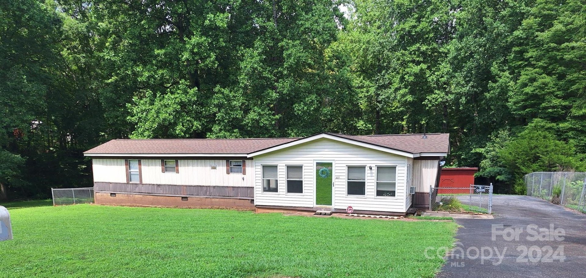 Property image 2 at 307 Walk A Long Way, Mount Holly, NC 28120