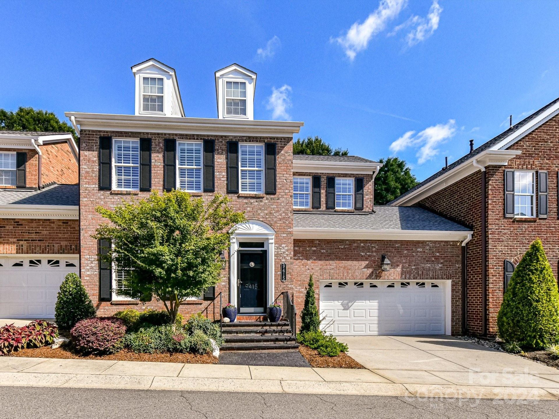 Bonnie Briar, Charlotte Community