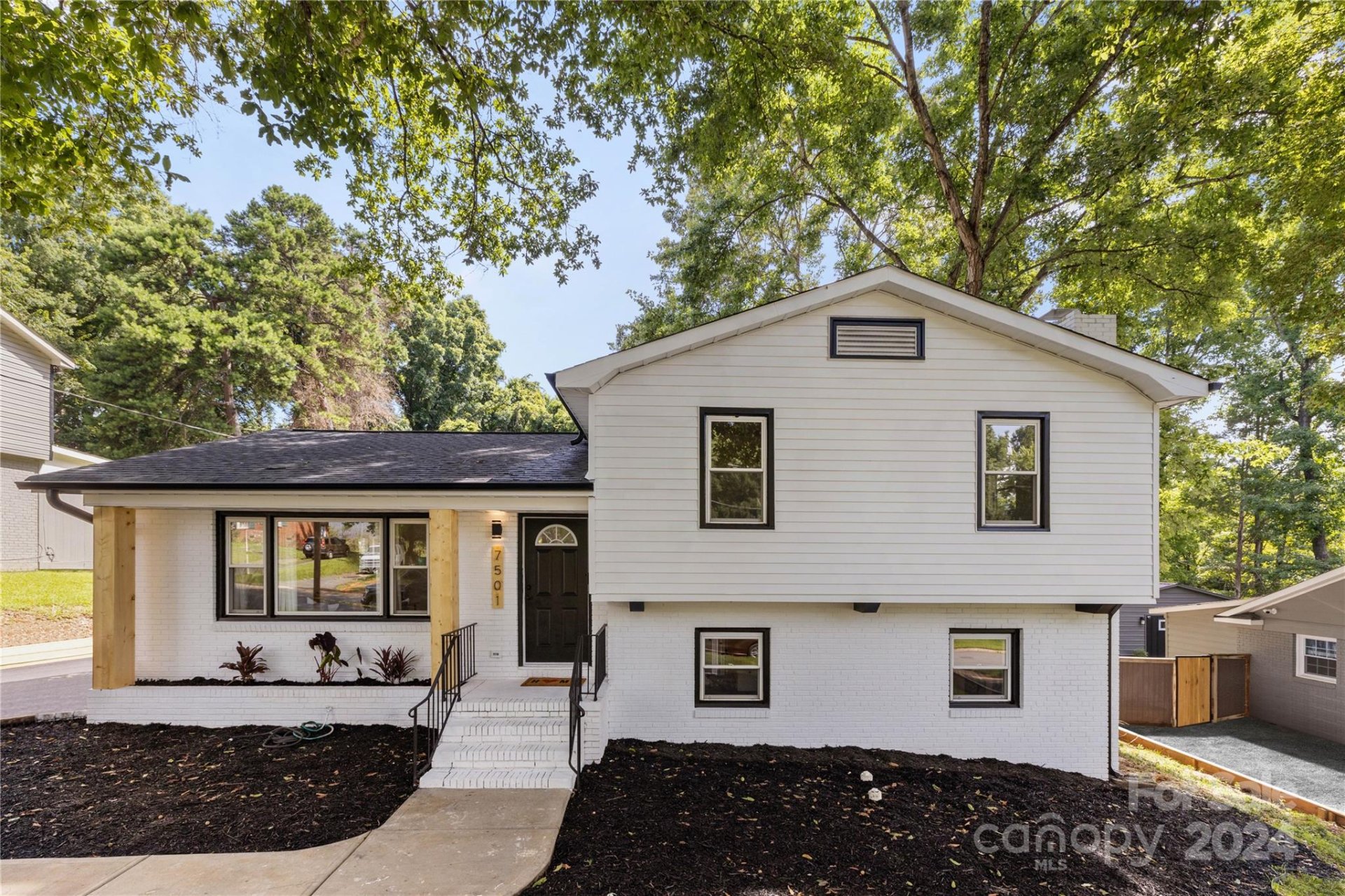 Property image 1 at 7501 Briardale Drive, Charlotte, NC 28212