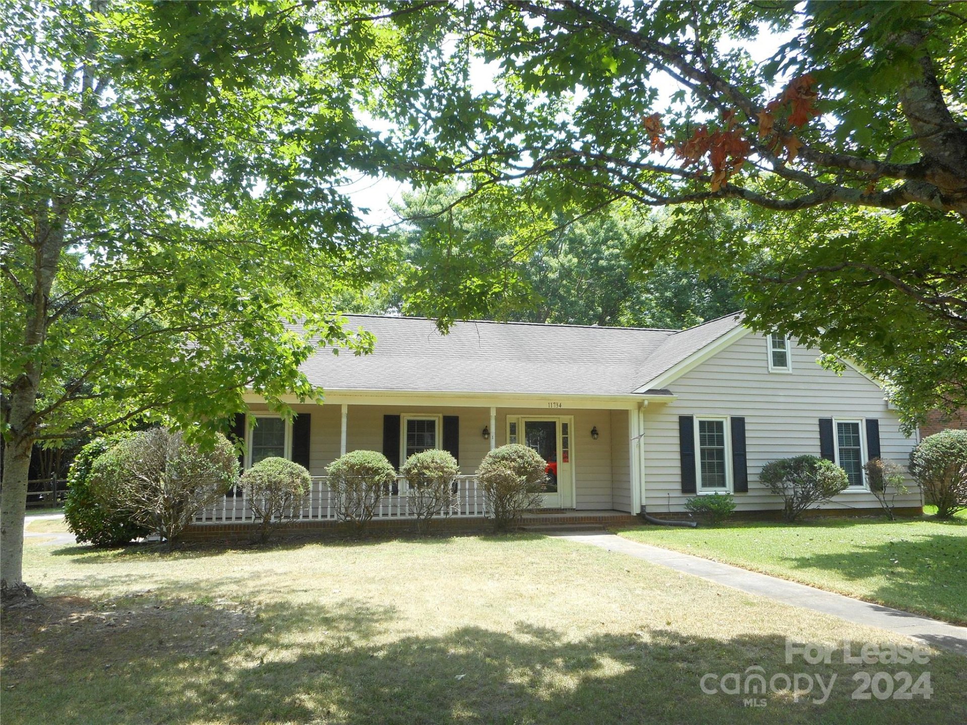 Property image 1 at 11734 Fernhurst Lane, Charlotte, NC 28277
