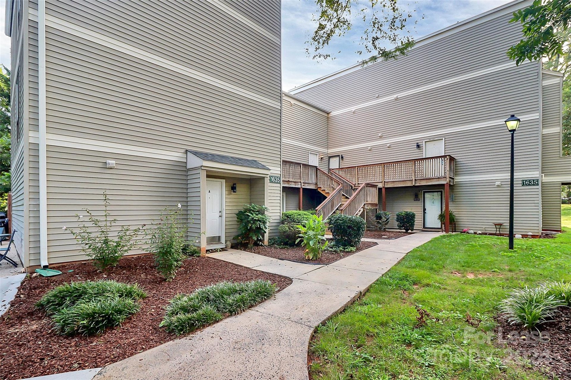 Property image 1 at 1635 Merry Oaks Road, Charlotte, NC 28205